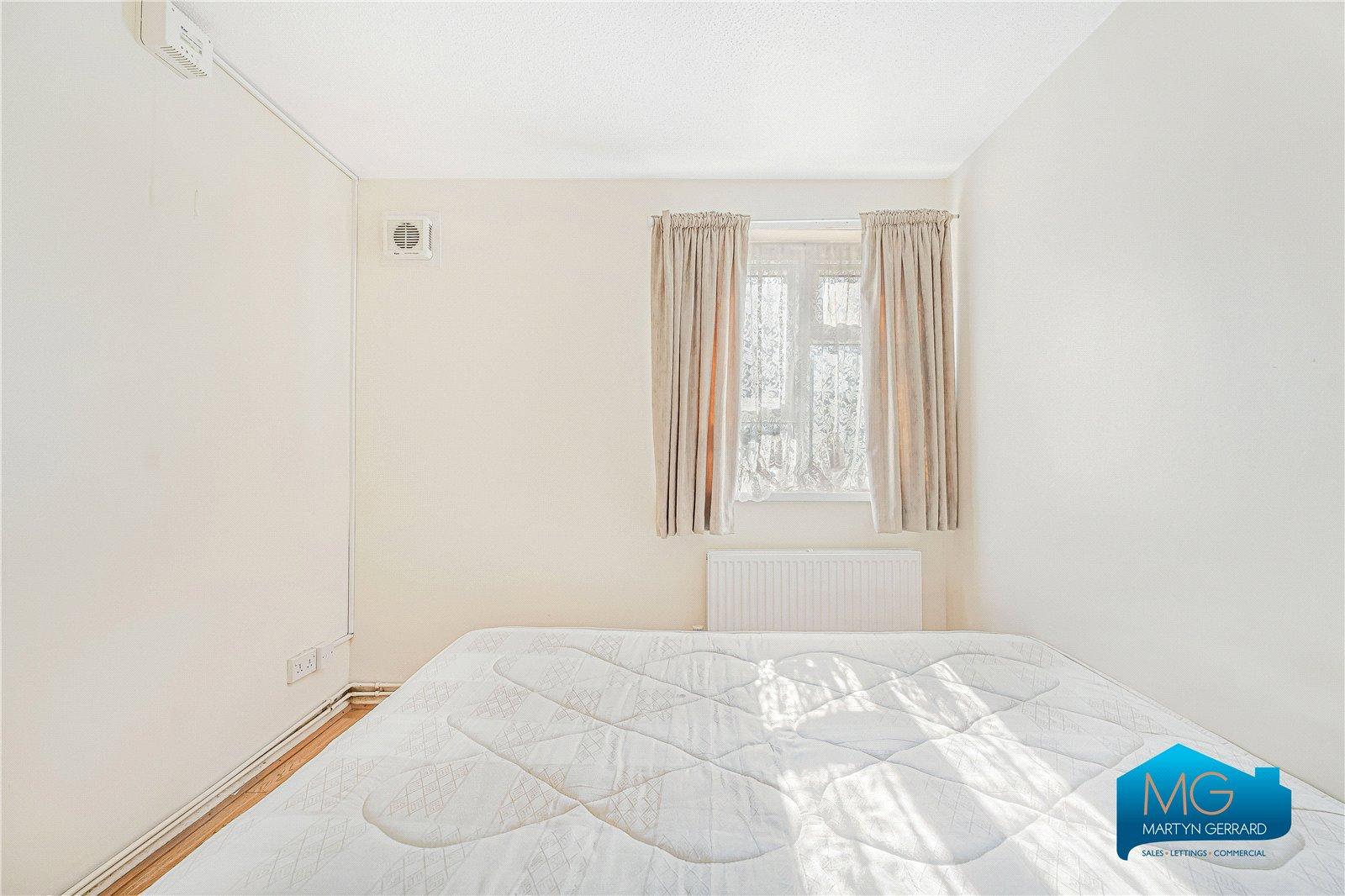 2 bedroom Ground Floor Flat to rent - Martyn Gerrard