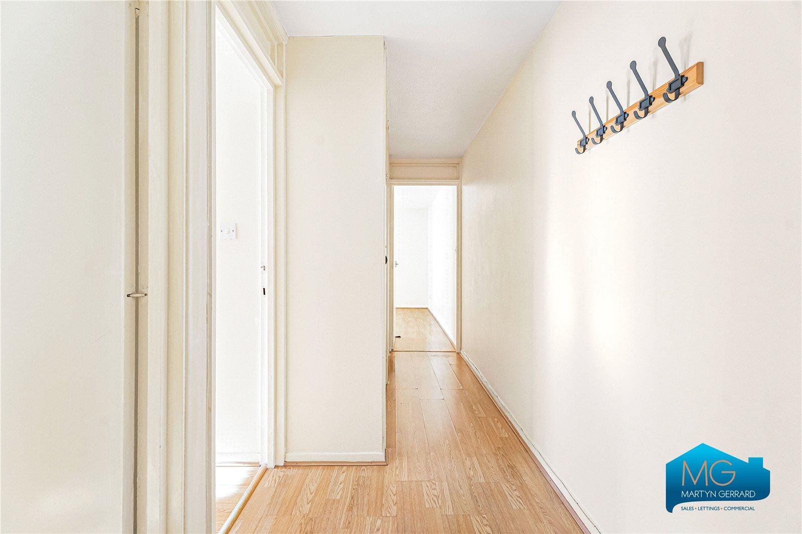2 bedroom Ground Floor Flat to rent - Martyn Gerrard