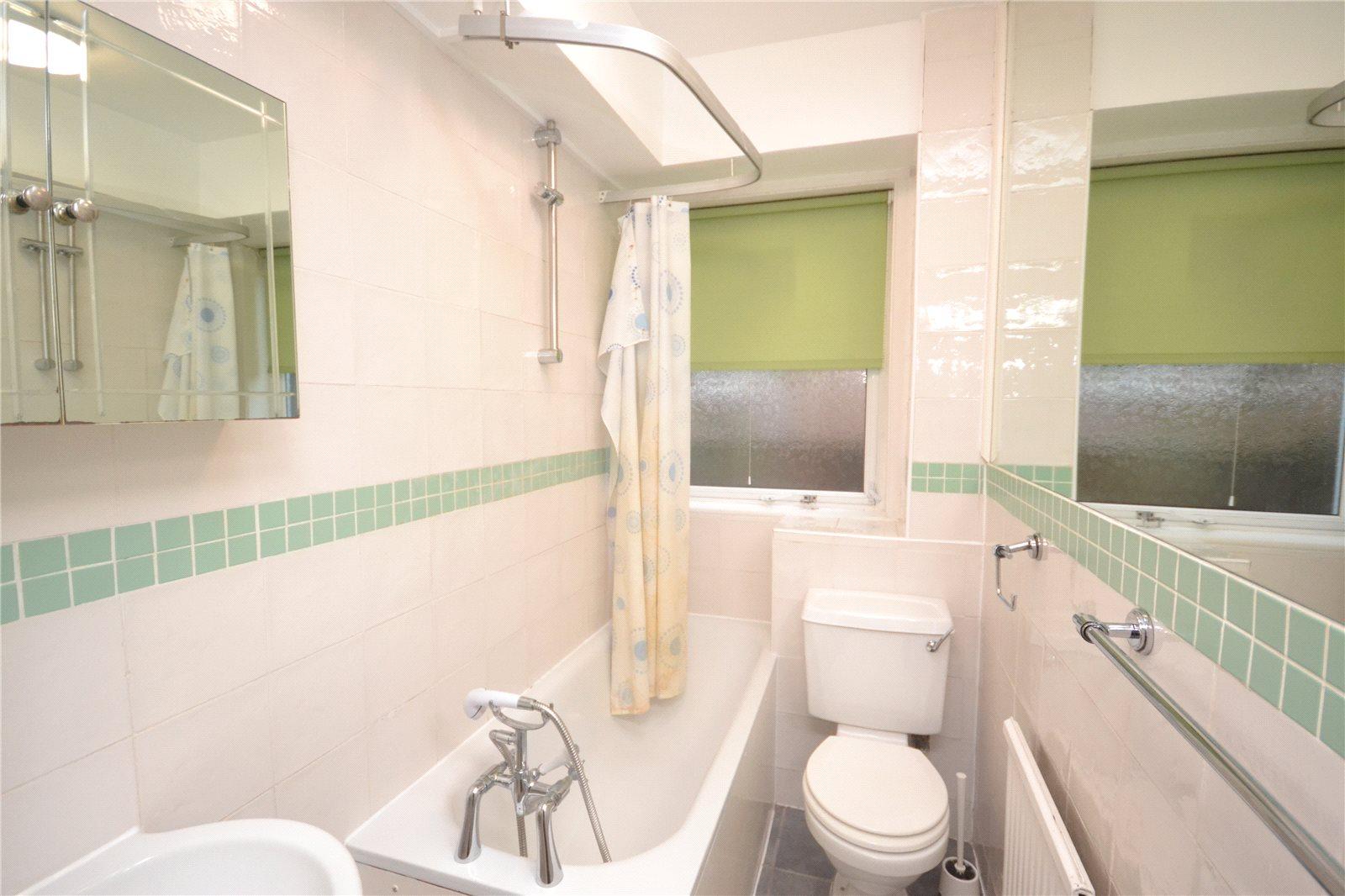 2 bedroom Ground Floor Flat to rent - Martyn Gerrard