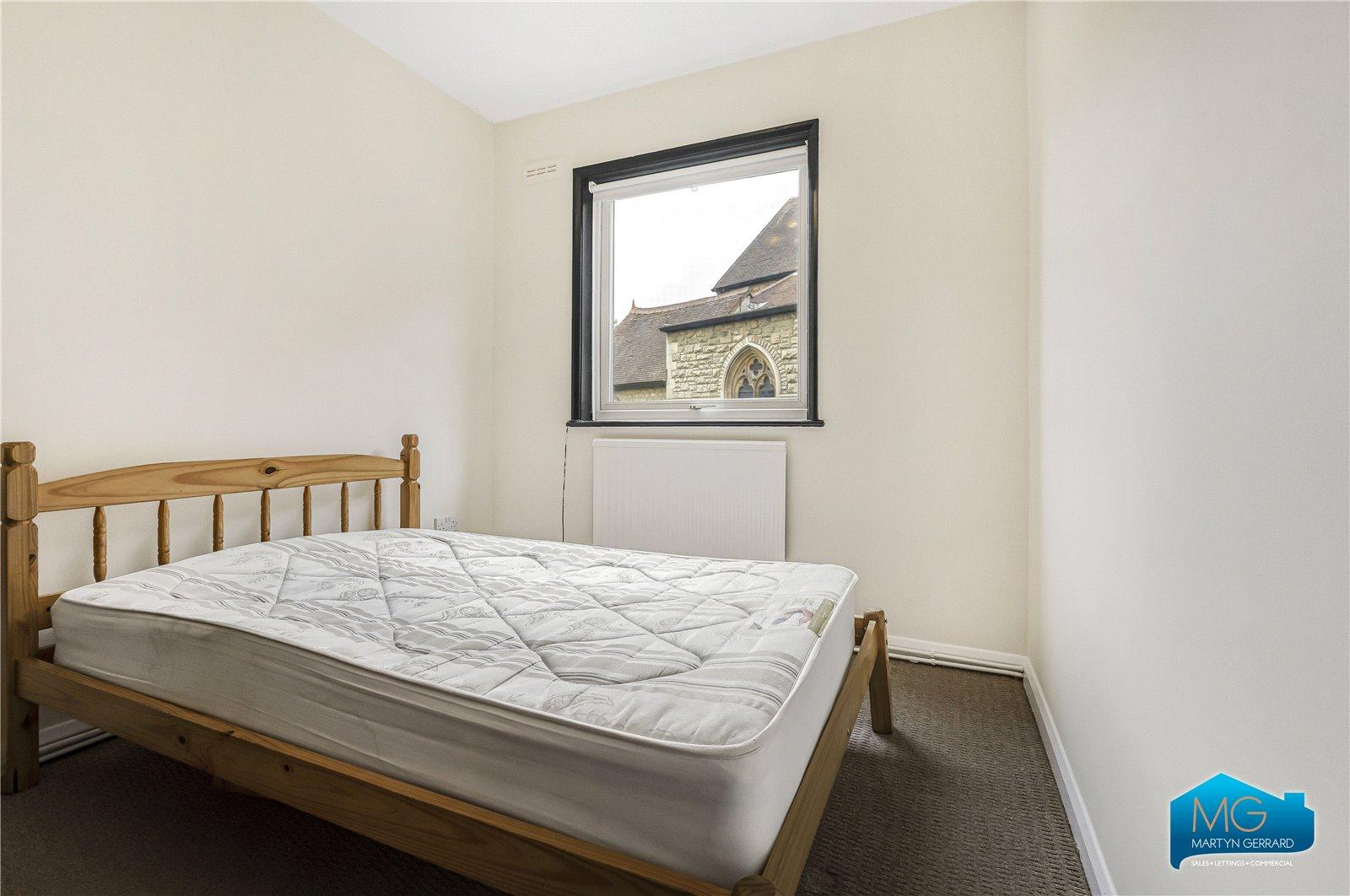 2 bedroom Ground Floor Flat to rent - Martyn Gerrard