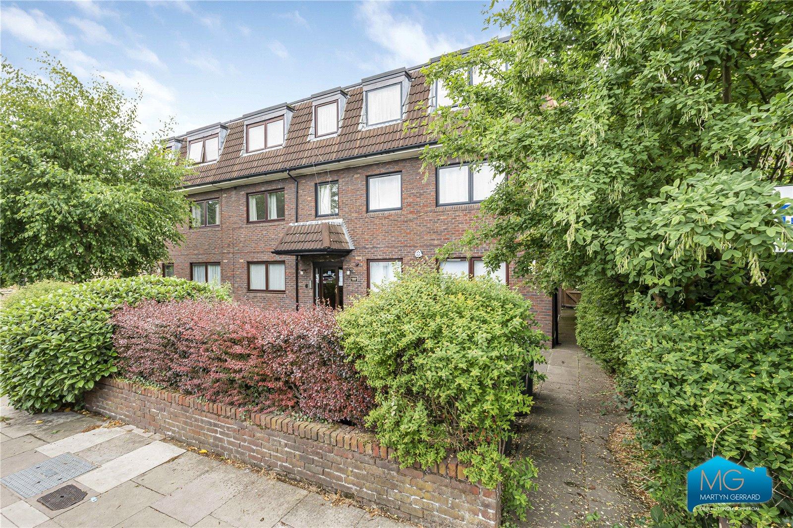 2 bedroom Ground Floor Flat to rent - Martyn Gerrard