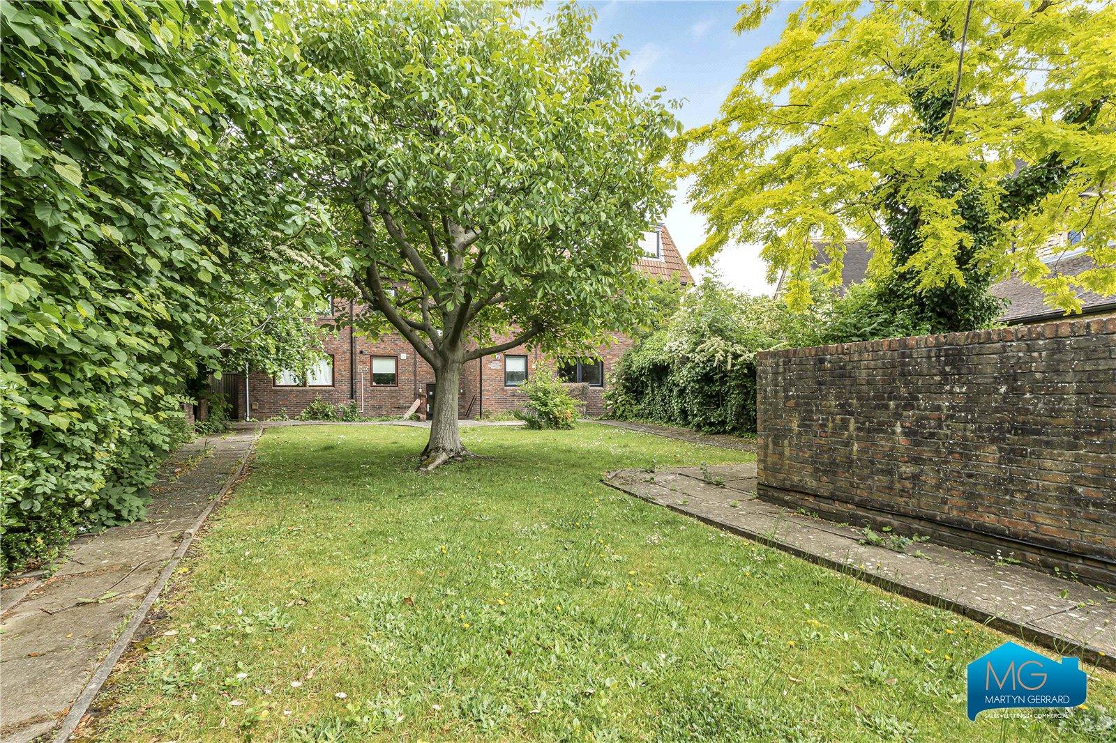2 bedroom Ground Floor Flat to rent - Martyn Gerrard