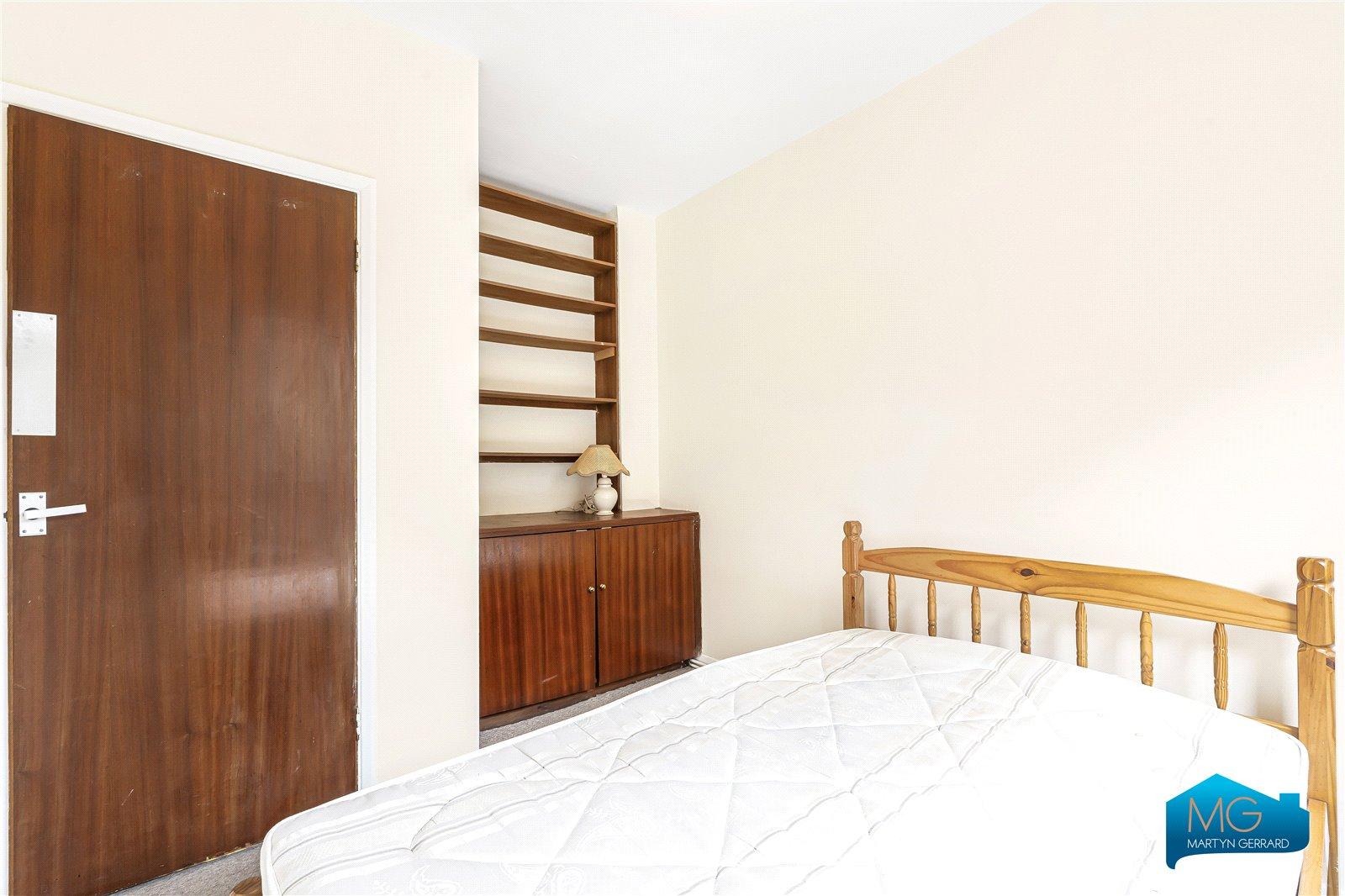 2 bedroom Ground Floor Flat to rent - Martyn Gerrard