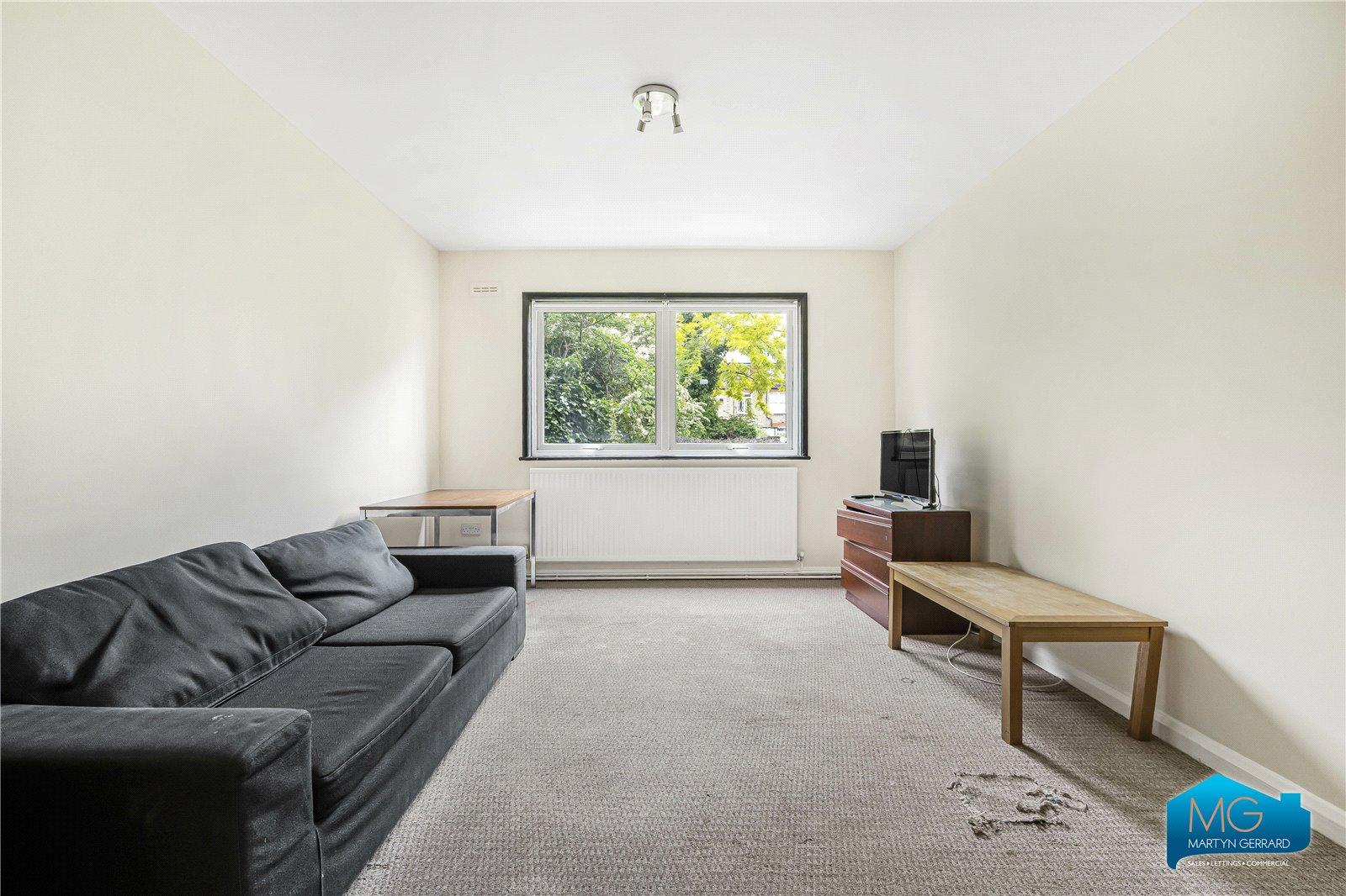 2 bedroom Ground Floor Flat to rent - Martyn Gerrard