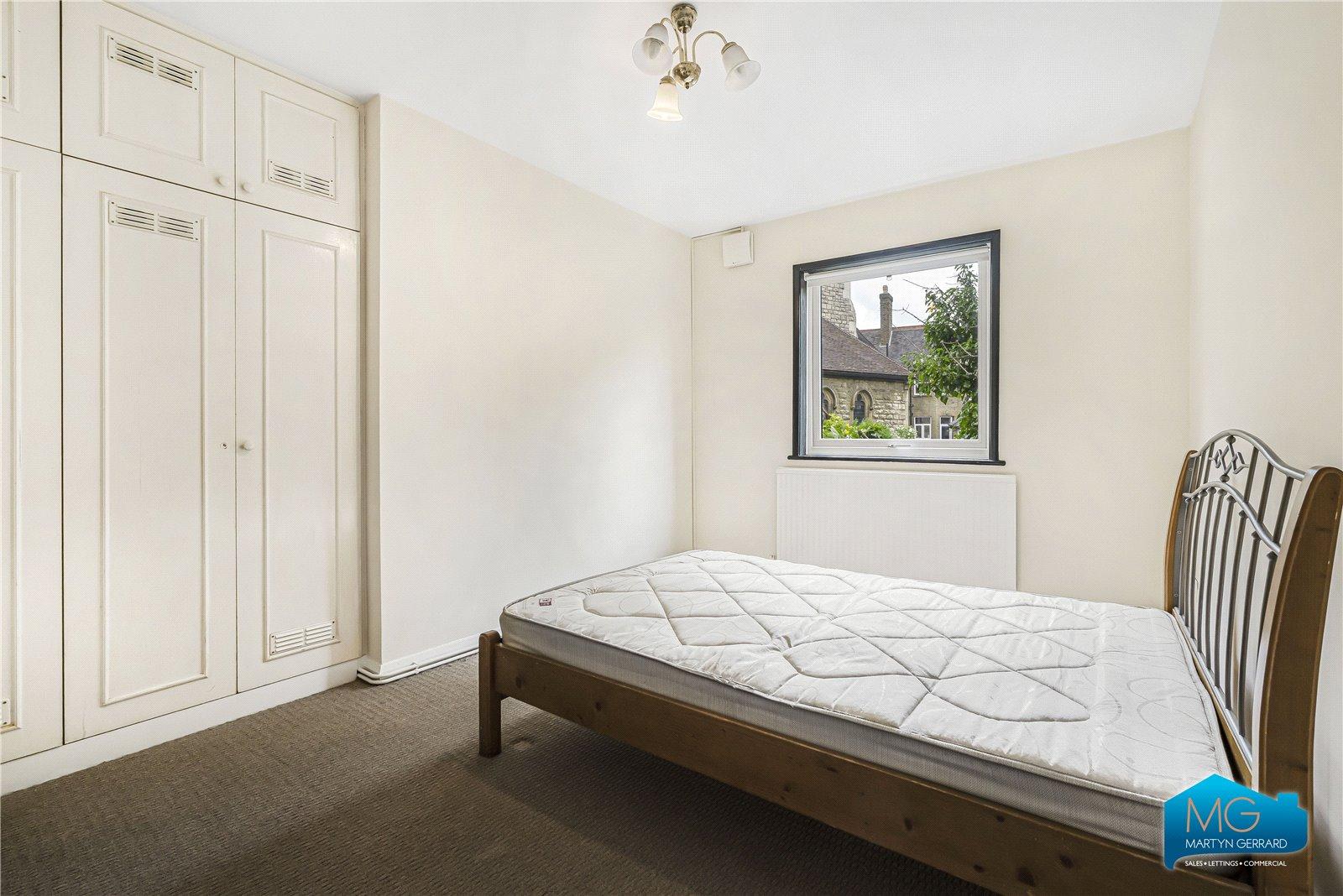 2 bedroom Ground Floor Flat to rent - Martyn Gerrard