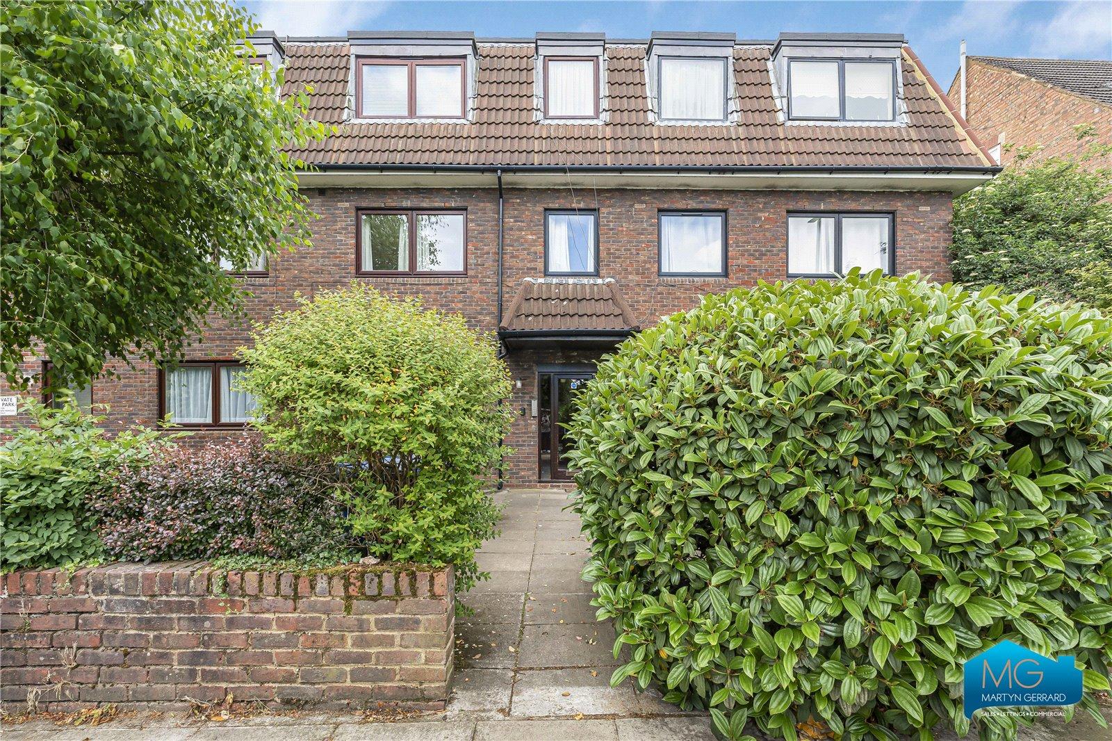 2 bedroom Ground Floor Flat to rent - Martyn Gerrard