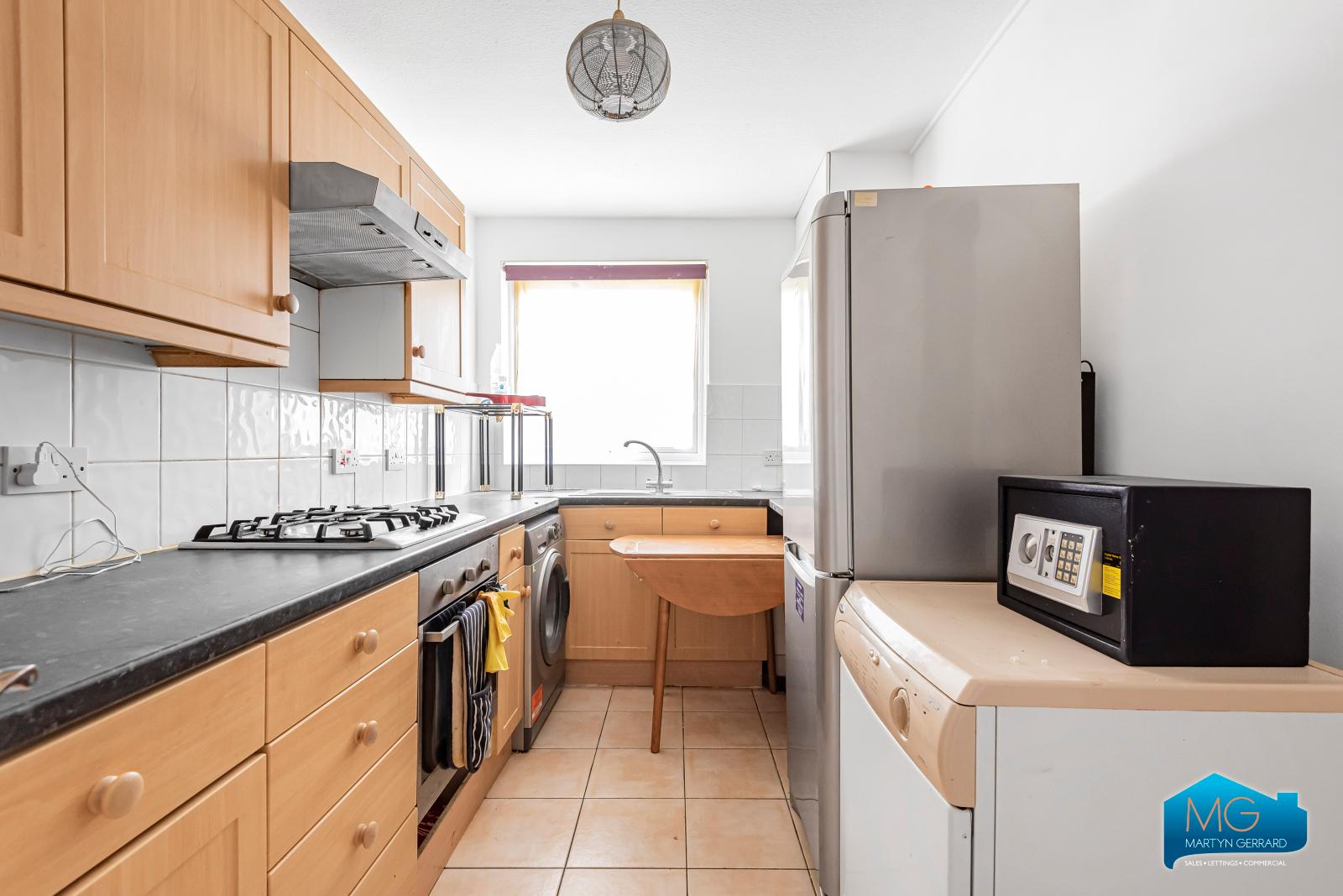2 bedroom Apartment to rent - Martyn Gerrard