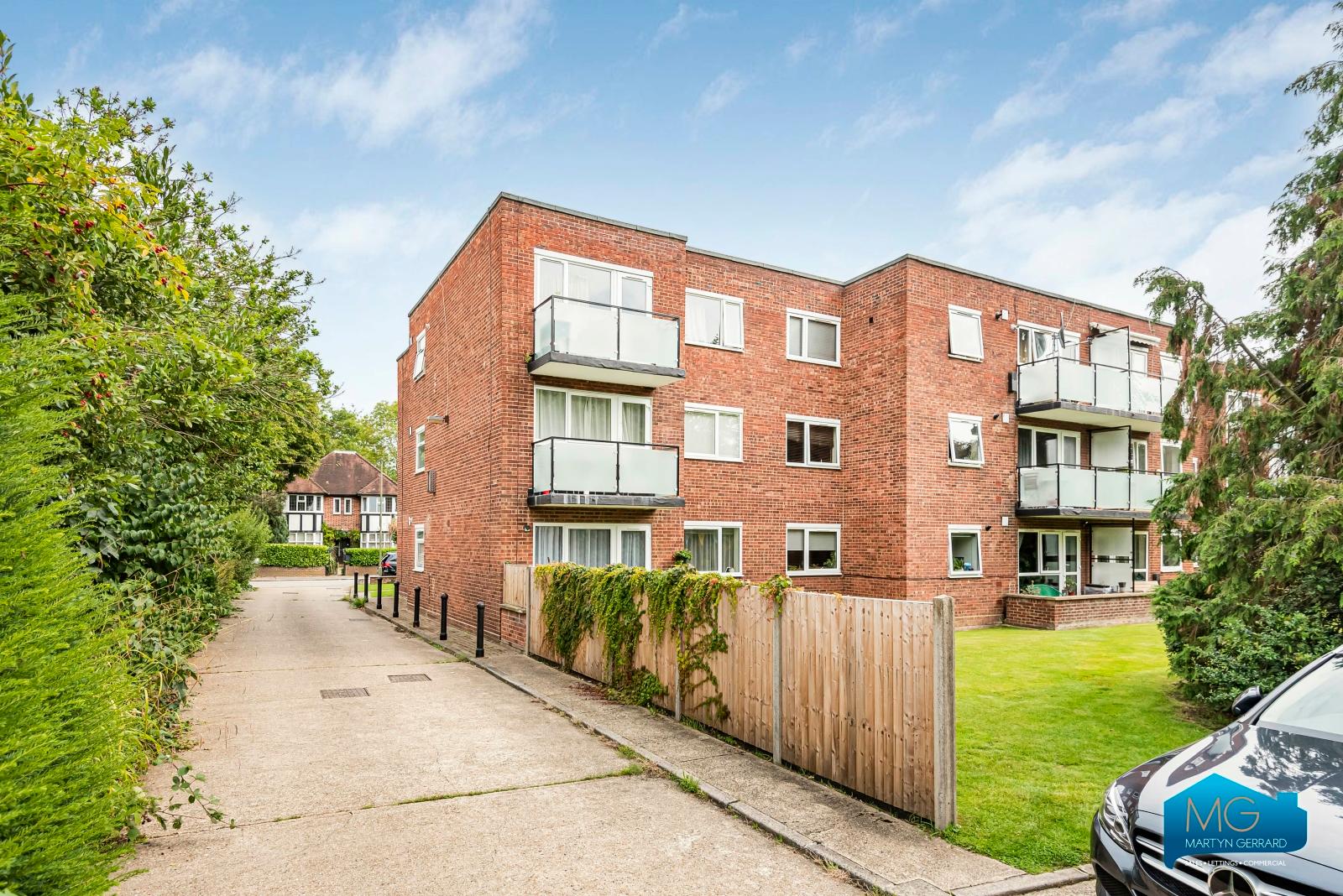 2 bedroom Apartment to rent - Martyn Gerrard