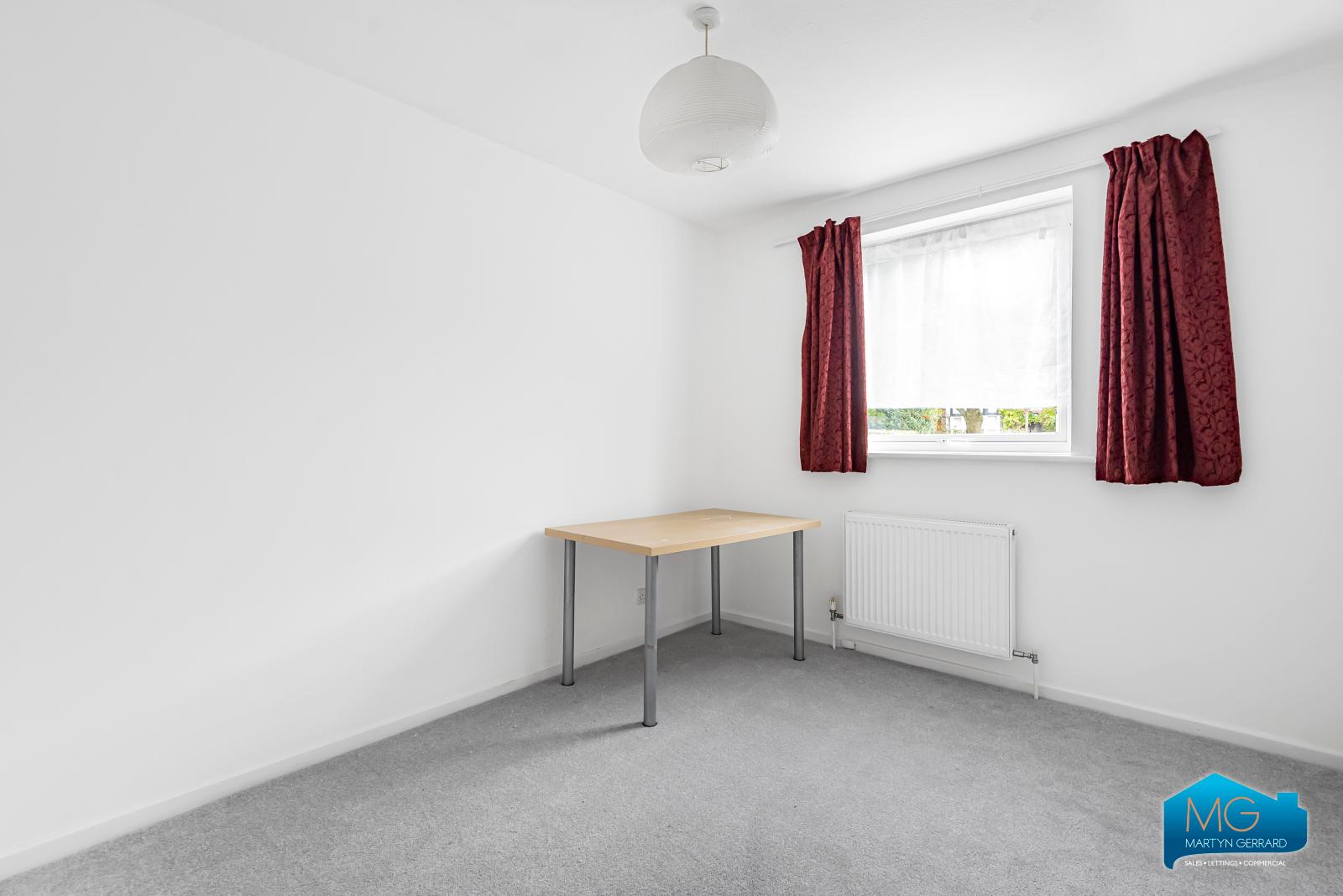 2 bedroom Apartment to rent - Martyn Gerrard
