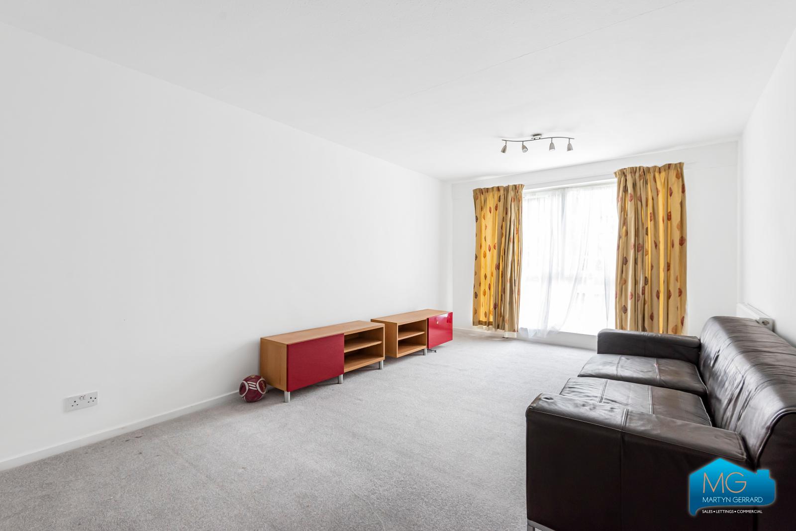 2 bedroom Apartment to rent - Martyn Gerrard