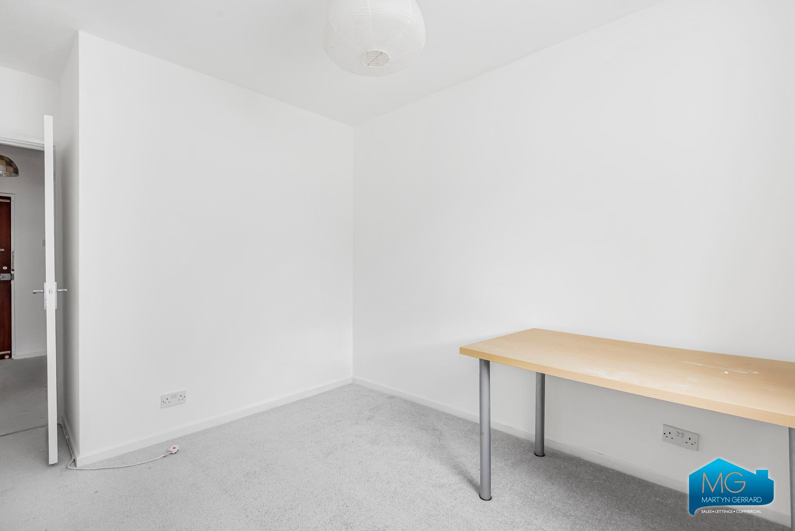 2 bedroom Apartment to rent - Martyn Gerrard