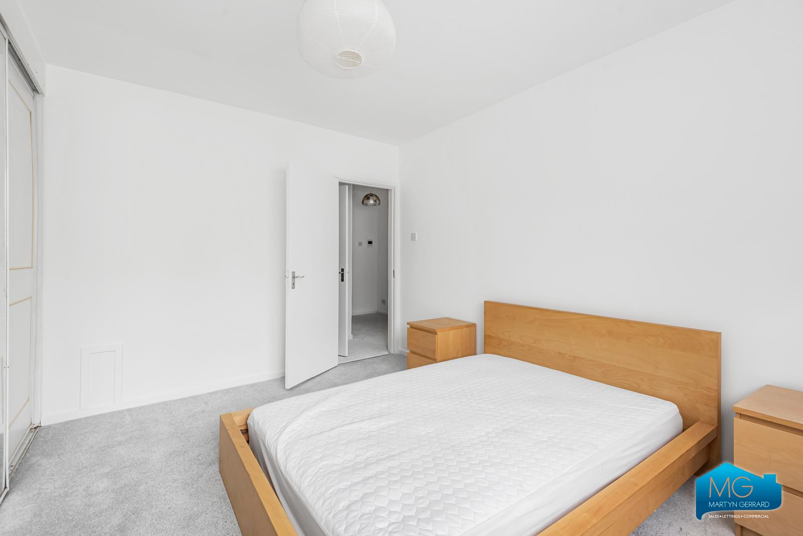 2 bedroom Apartment to rent - Martyn Gerrard