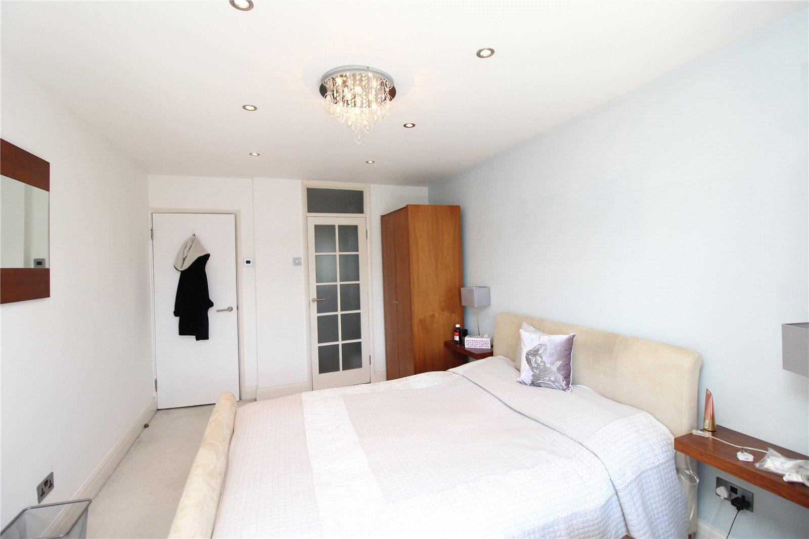 2 bedroom Apartment to rent - Martyn Gerrard