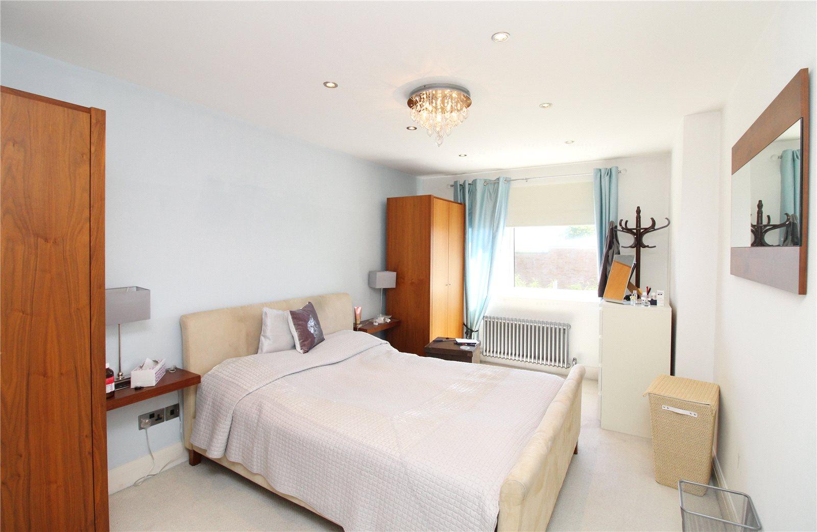 2 bedroom Apartment to rent - Martyn Gerrard