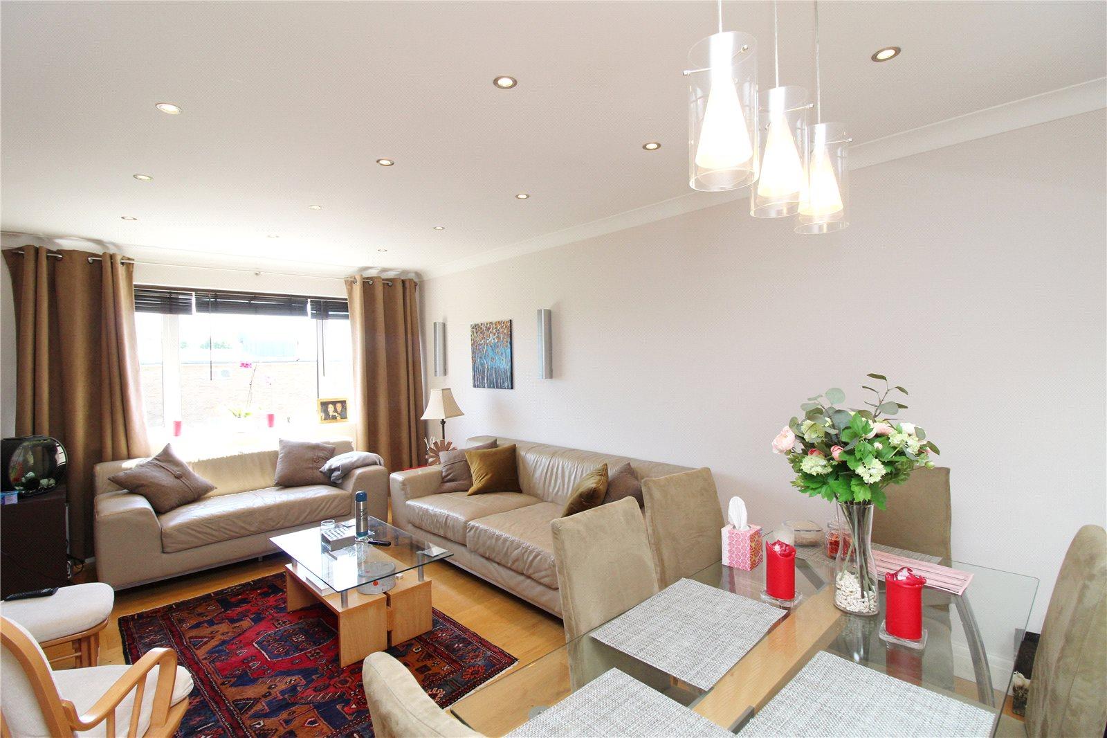 2 bedroom Apartment to rent + ' - Martyn Gerrard
