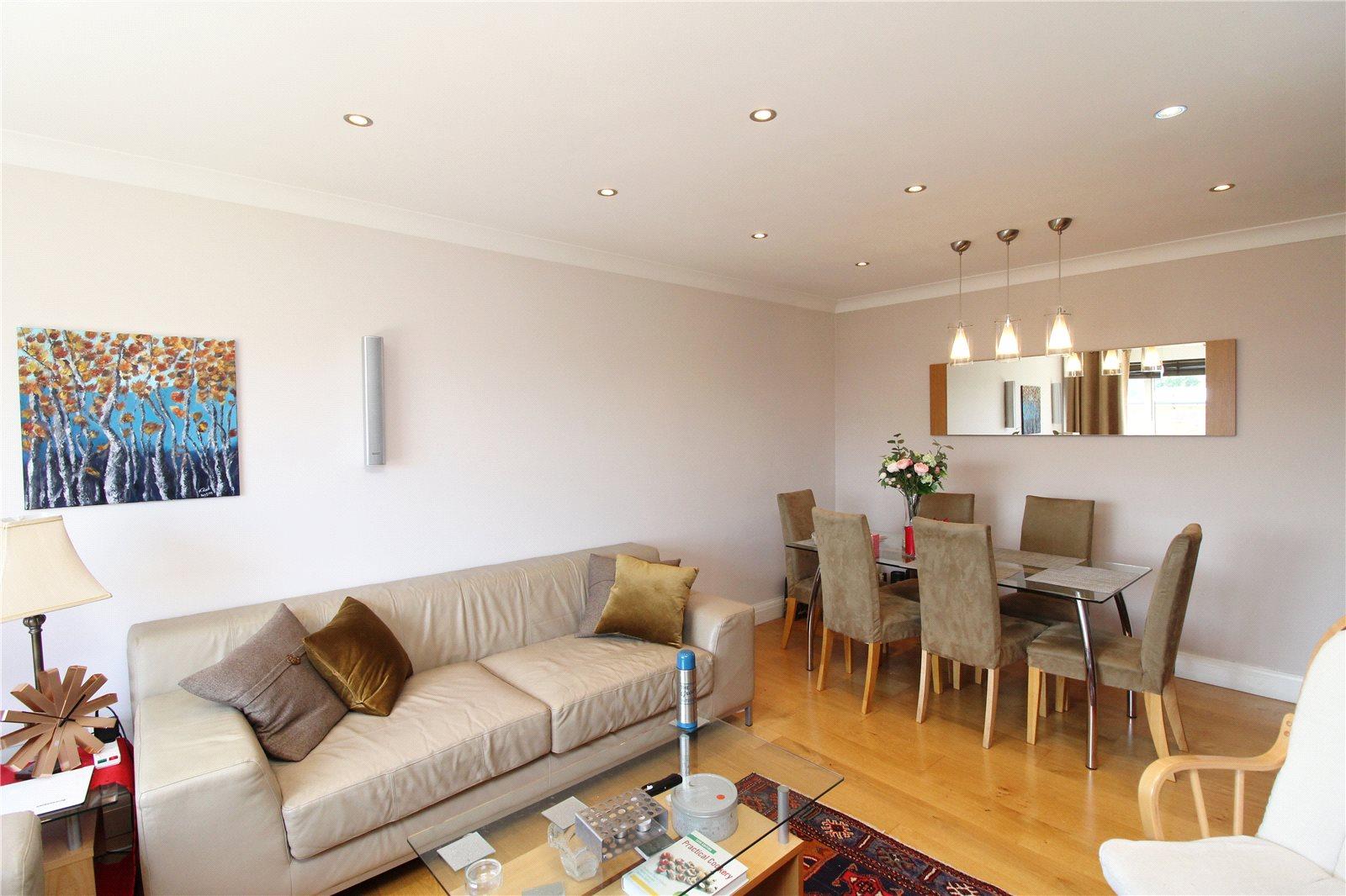 2 bedroom Apartment to rent + ' - Martyn Gerrard