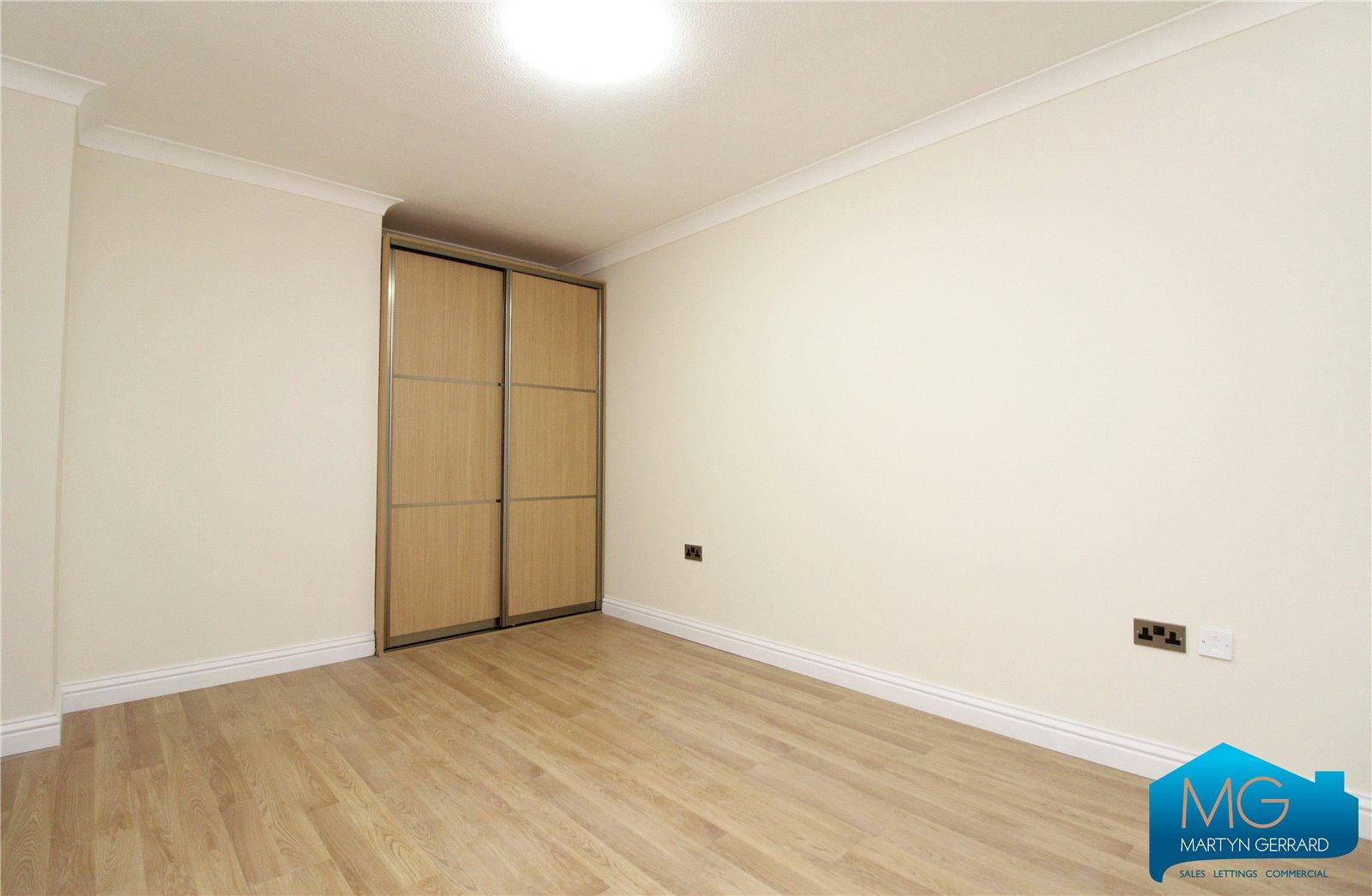 5 bedroom Semi-Detached House to rent - Martyn Gerrard