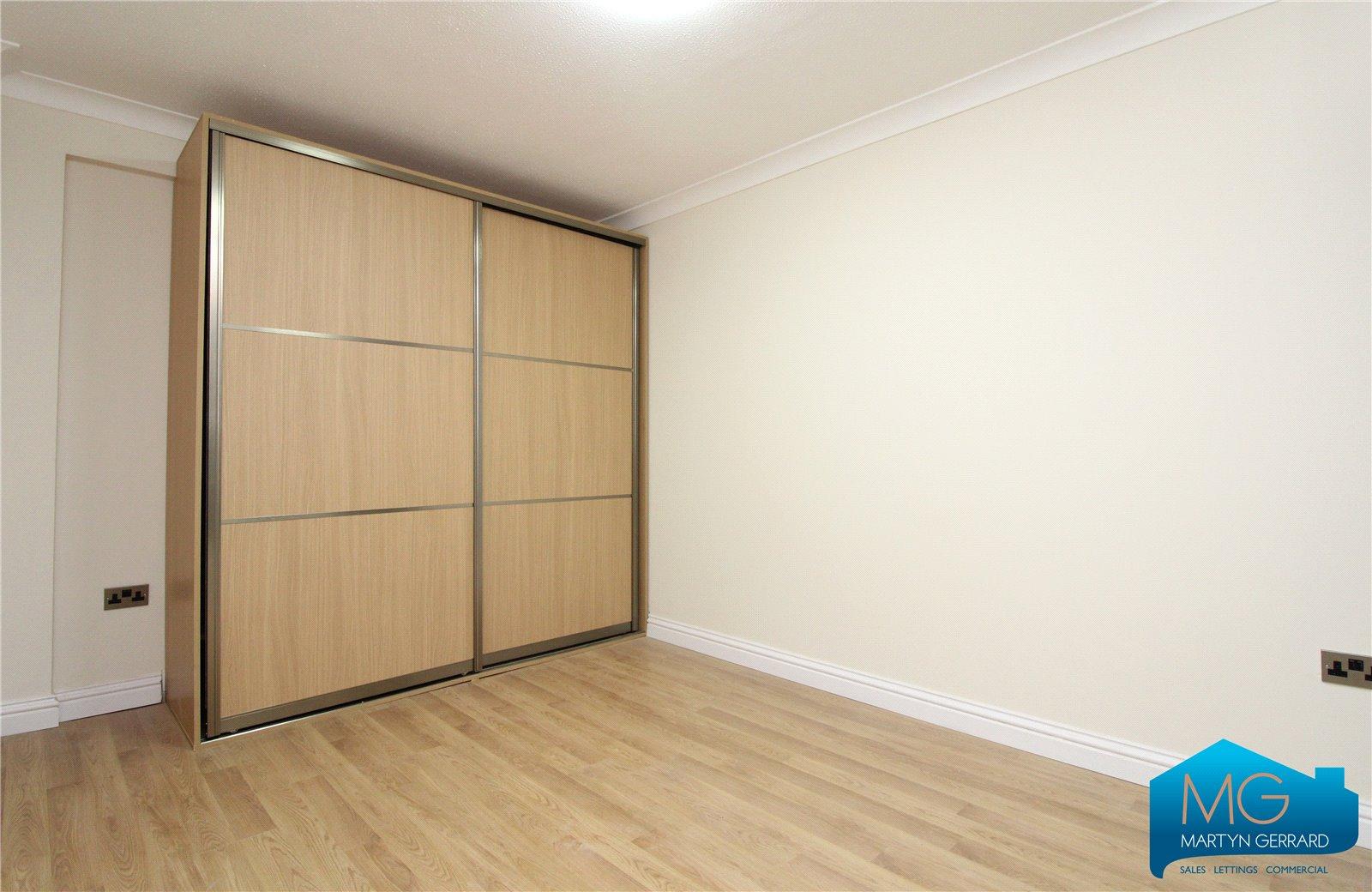 5 bedroom Semi-Detached House to rent - Martyn Gerrard