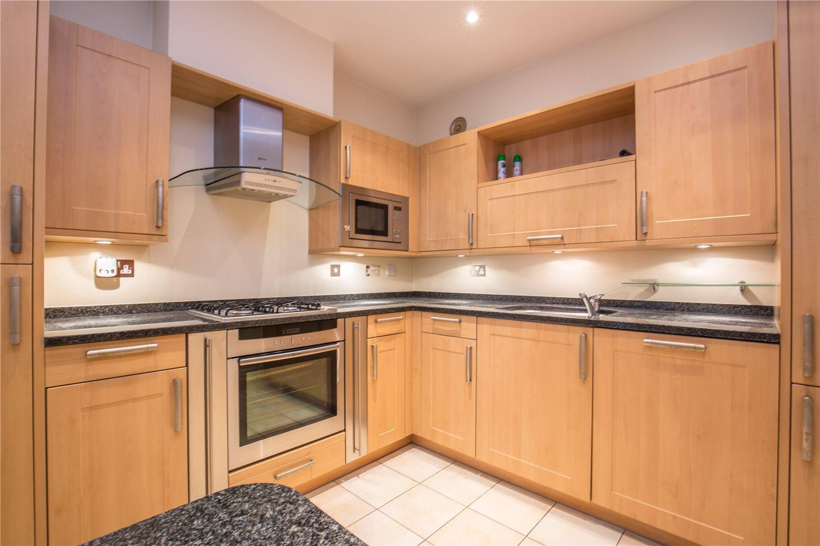2 bedroom Ground Floor Flat to rent + ' - Martyn Gerrard