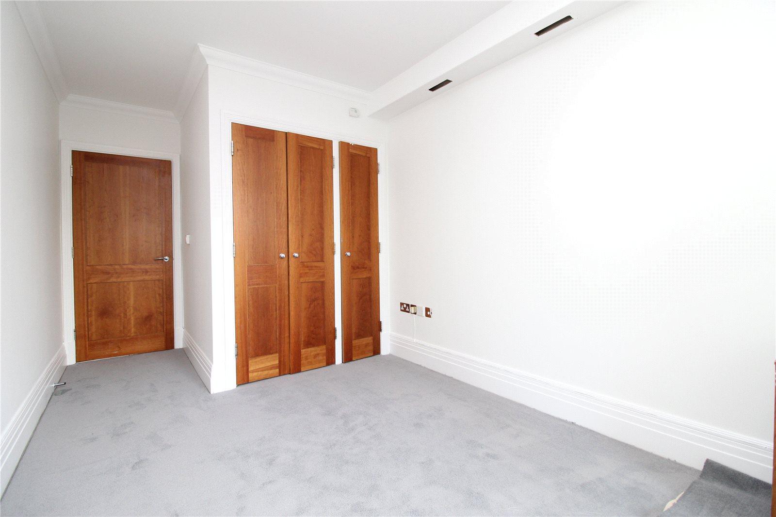 2 bedroom Ground Floor Flat to rent - Martyn Gerrard