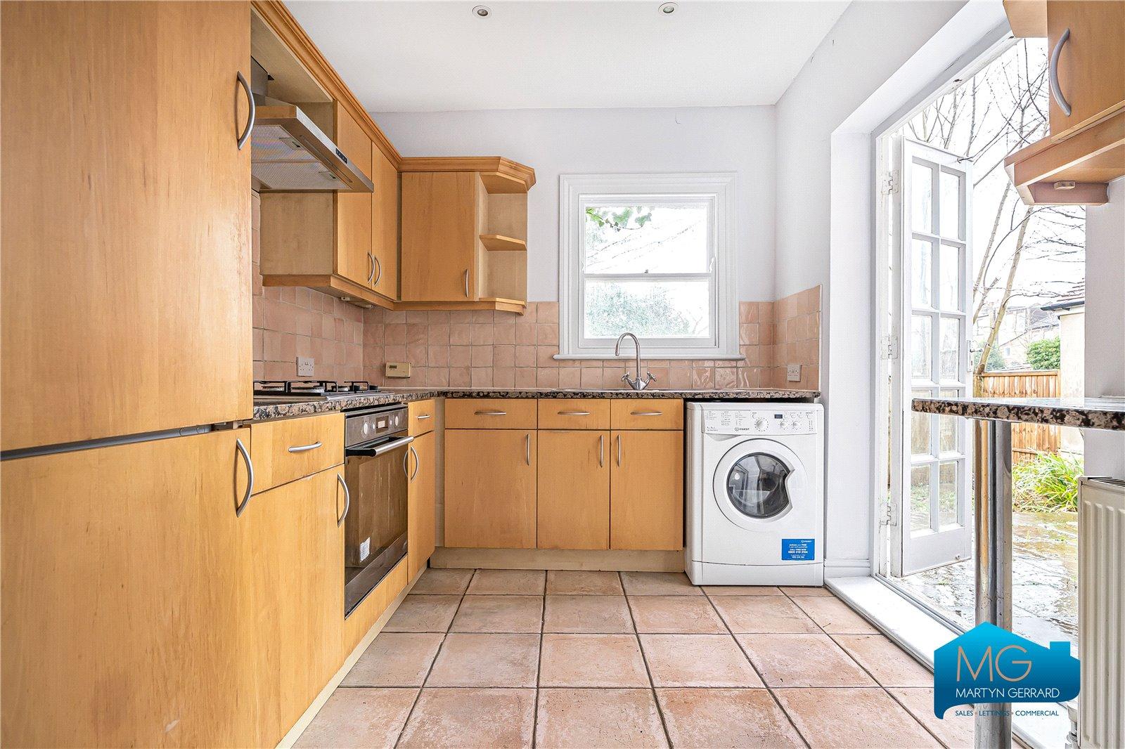 1 bedroom Ground Floor Flat to rent - Martyn Gerrard