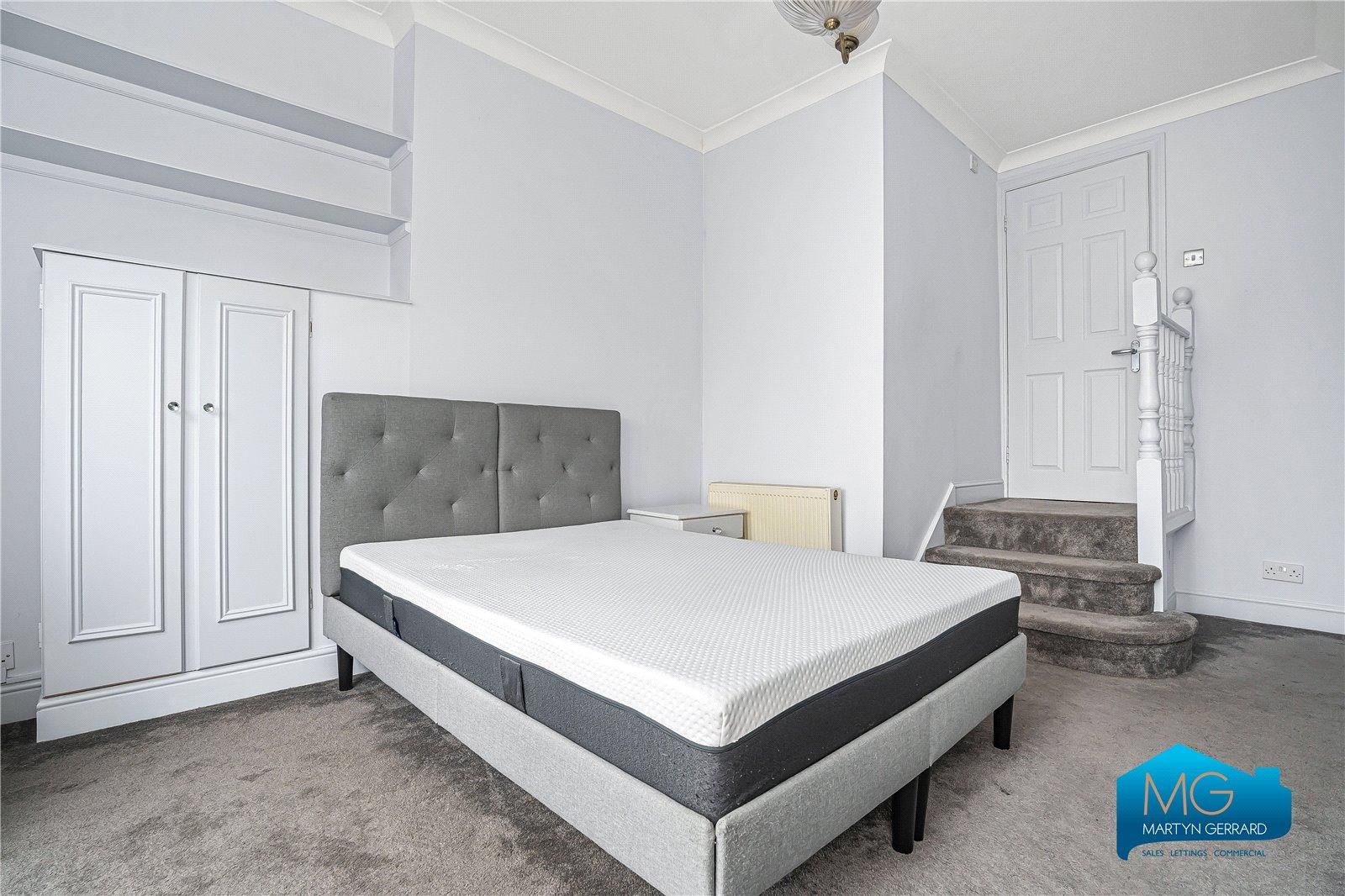 1 bedroom Ground Floor Flat to rent - Martyn Gerrard