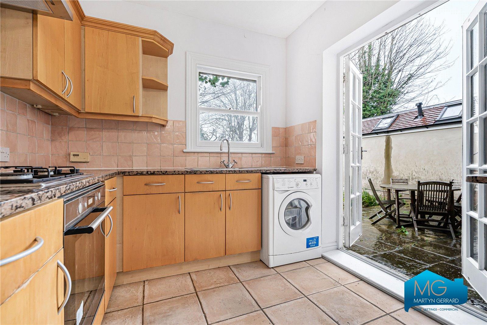 1 bedroom Ground Floor Flat to rent - Martyn Gerrard