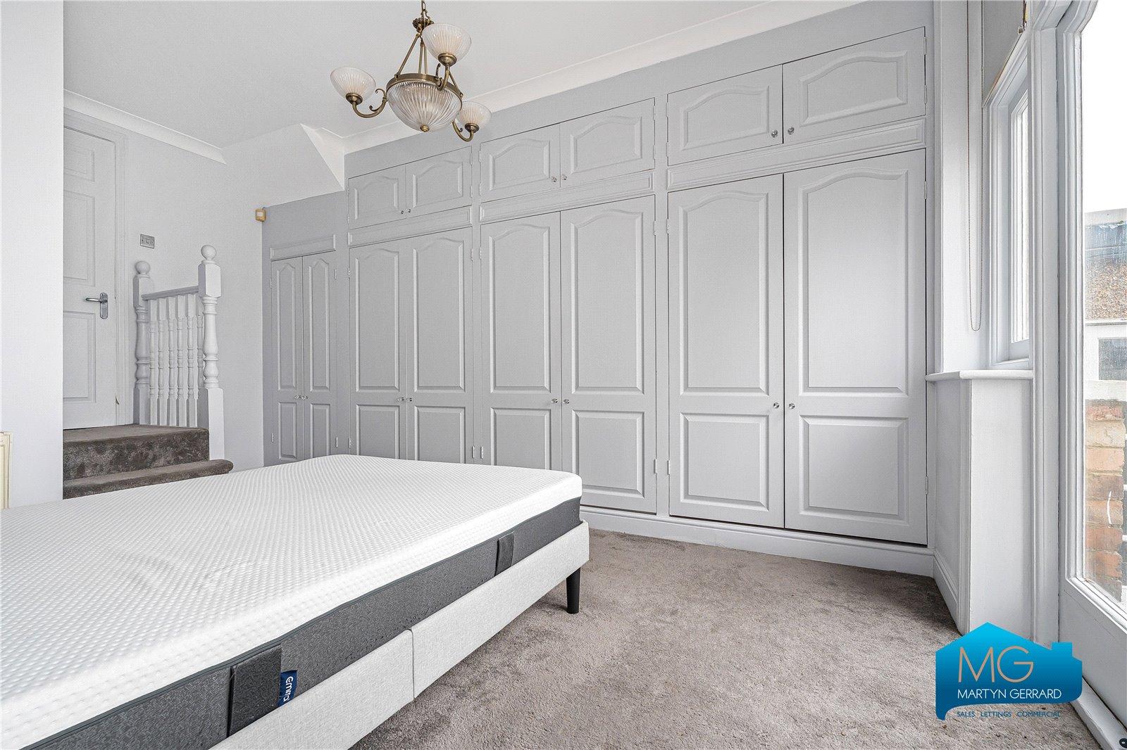 1 bedroom Ground Floor Flat to rent - Martyn Gerrard