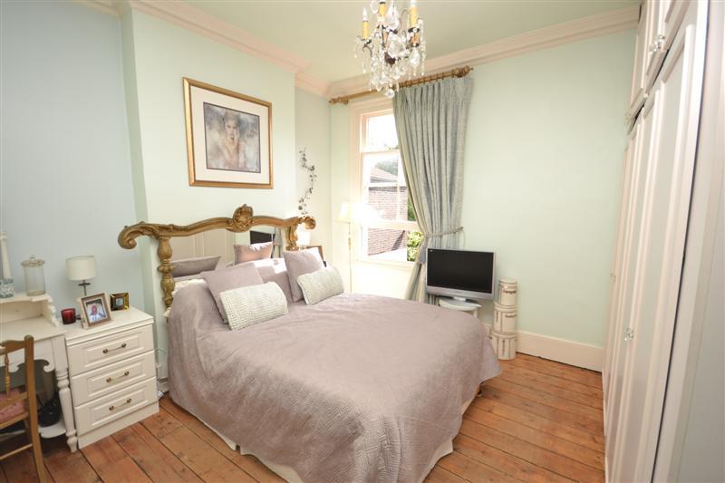 2 bedroom Apartment to rent - Martyn Gerrard