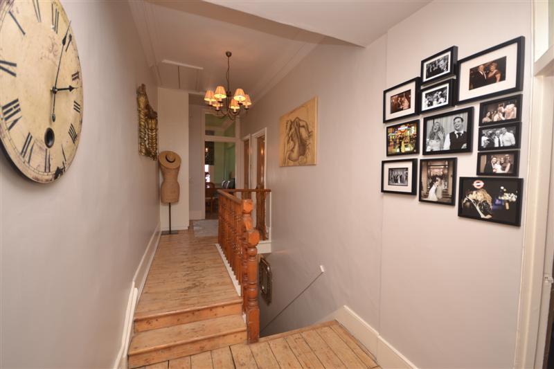 2 bedroom Apartment to rent - Martyn Gerrard