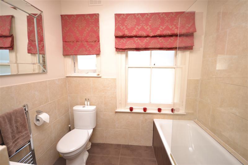 2 bedroom Apartment to rent - Martyn Gerrard