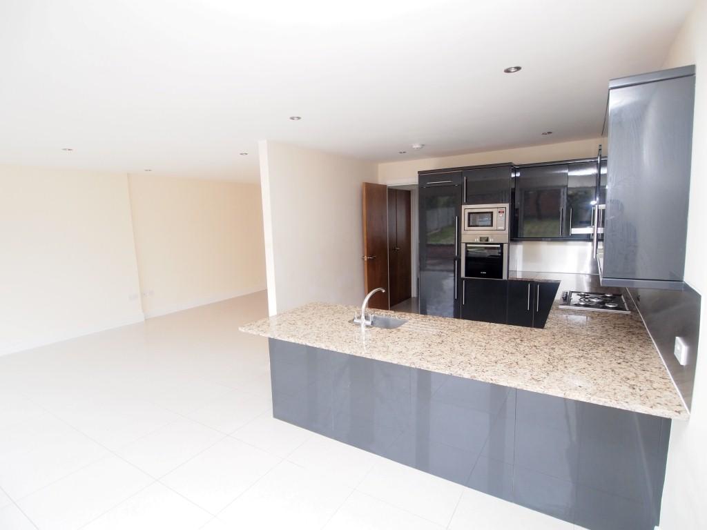 4 bedroom Semi-Detached House to rent - Martyn Gerrard