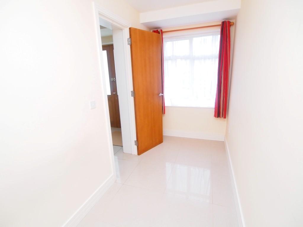 4 bedroom Semi-Detached House to rent - Martyn Gerrard