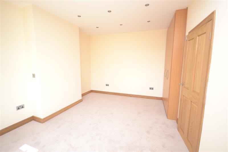 3 bedroom Terraced House to rent + ' - Martyn Gerrard