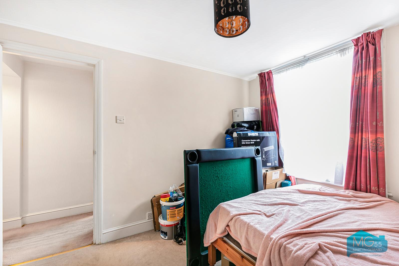2 bedroom Apartment to rent - Martyn Gerrard
