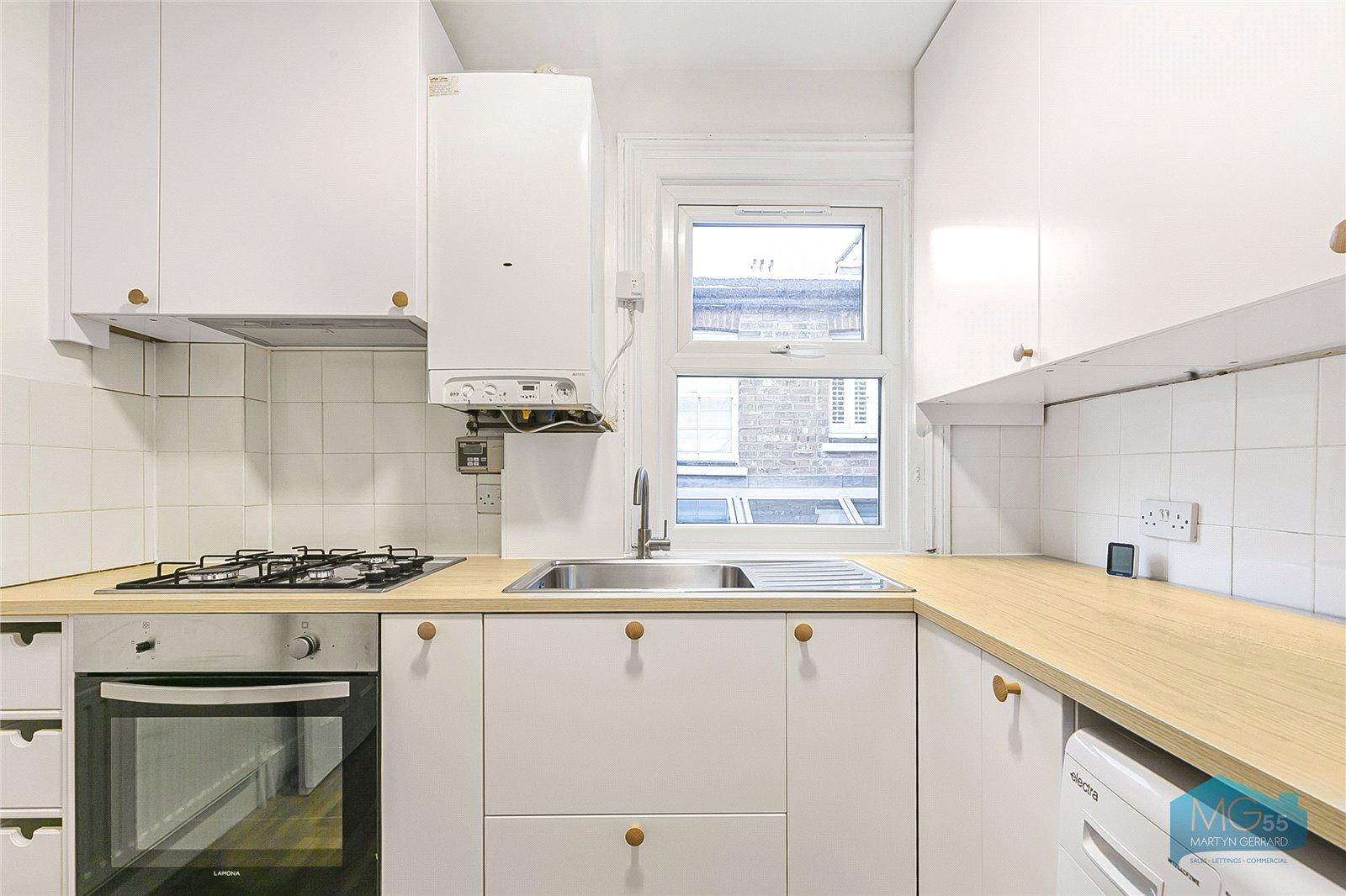 2 bedroom Apartment to rent - Martyn Gerrard