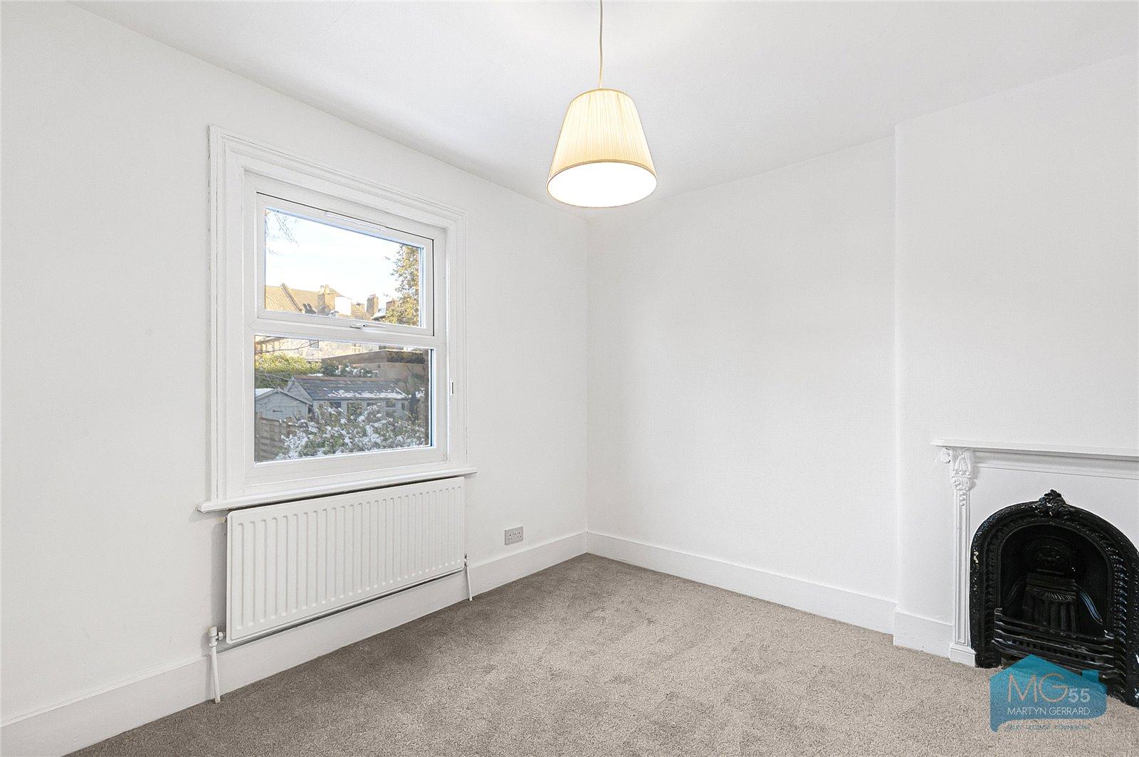 2 bedroom Apartment to rent - Martyn Gerrard