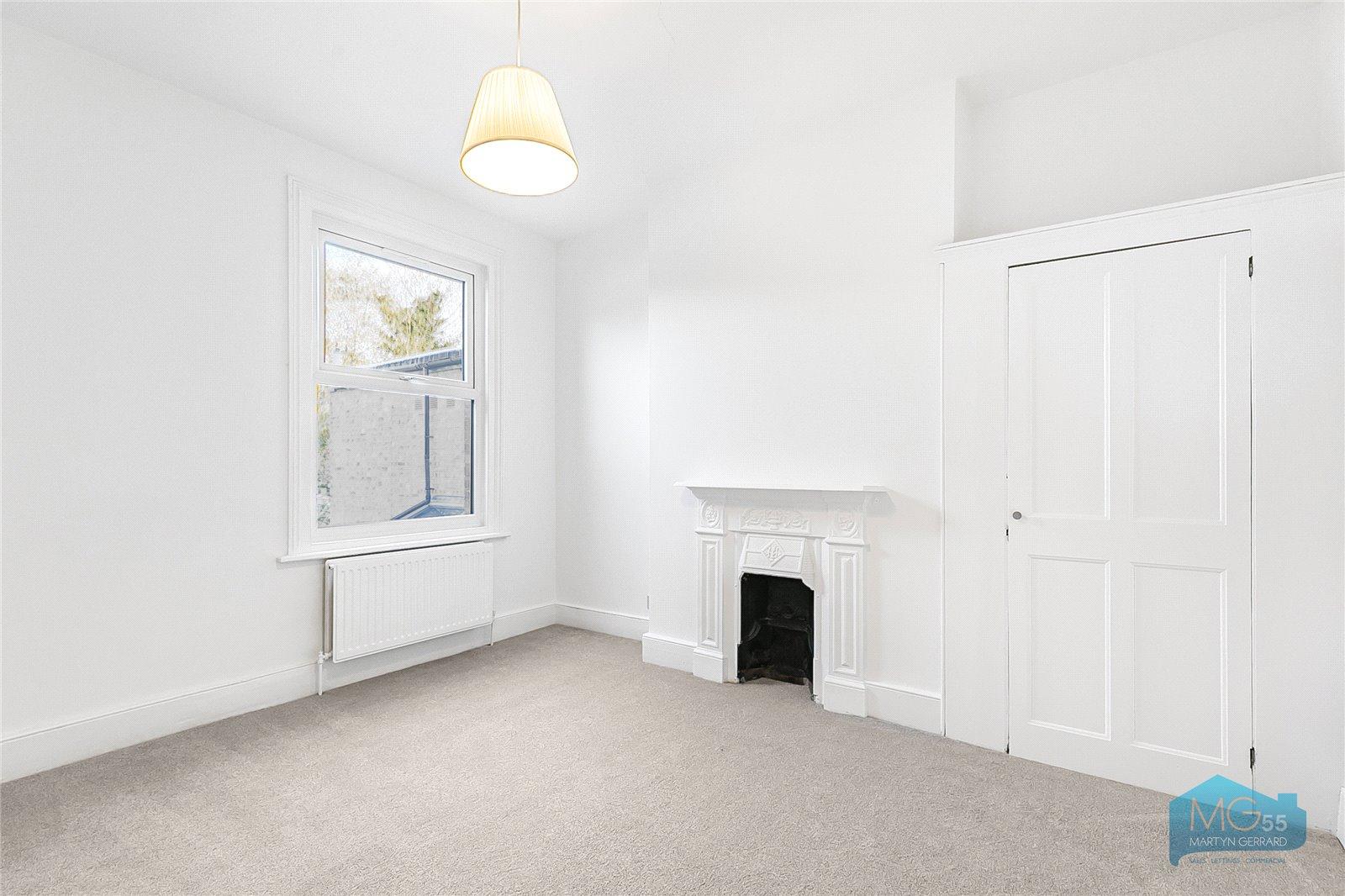 2 bedroom Apartment to rent - Martyn Gerrard