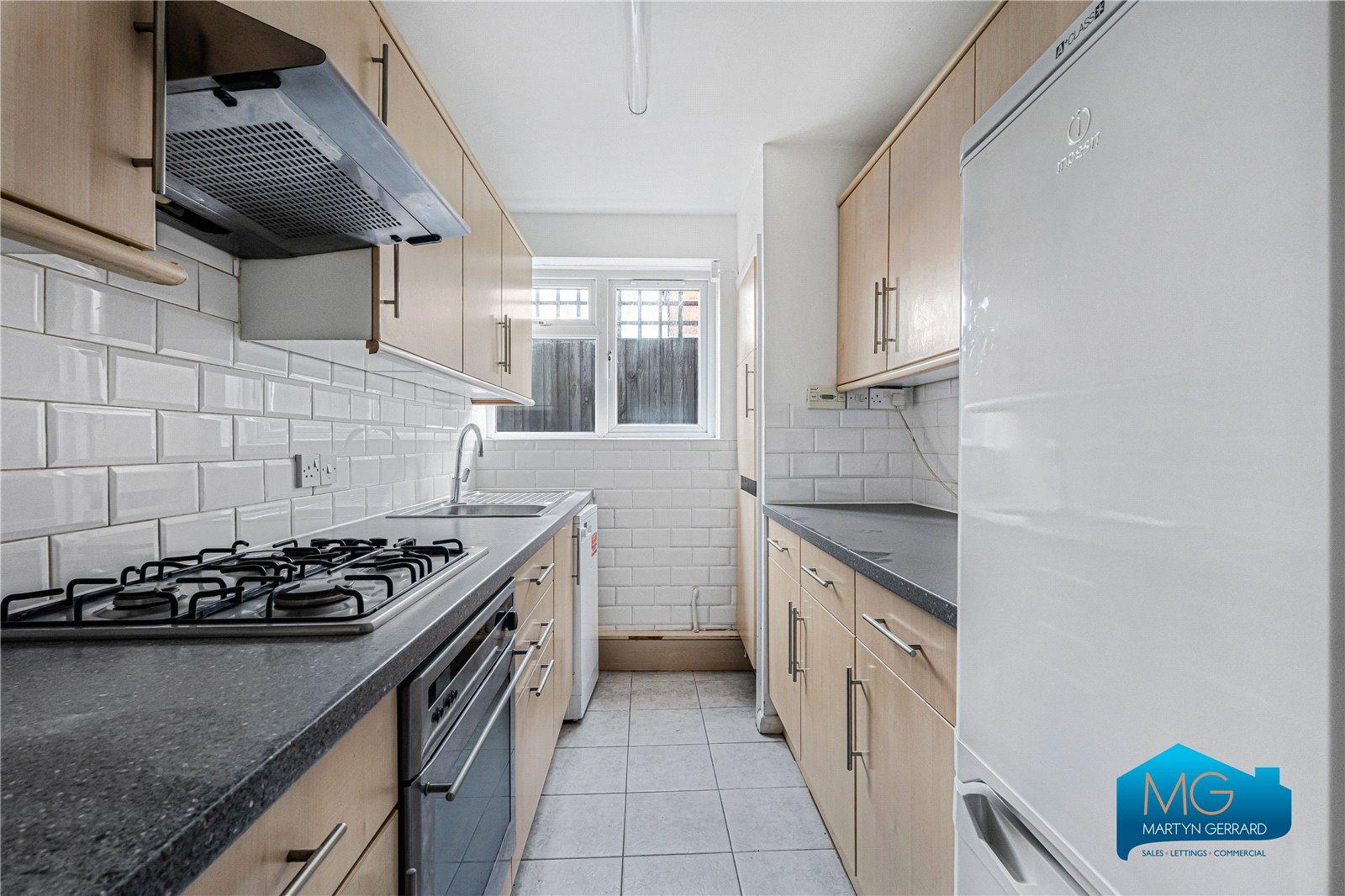 1 bedroom Ground Floor Flat to rent - Martyn Gerrard