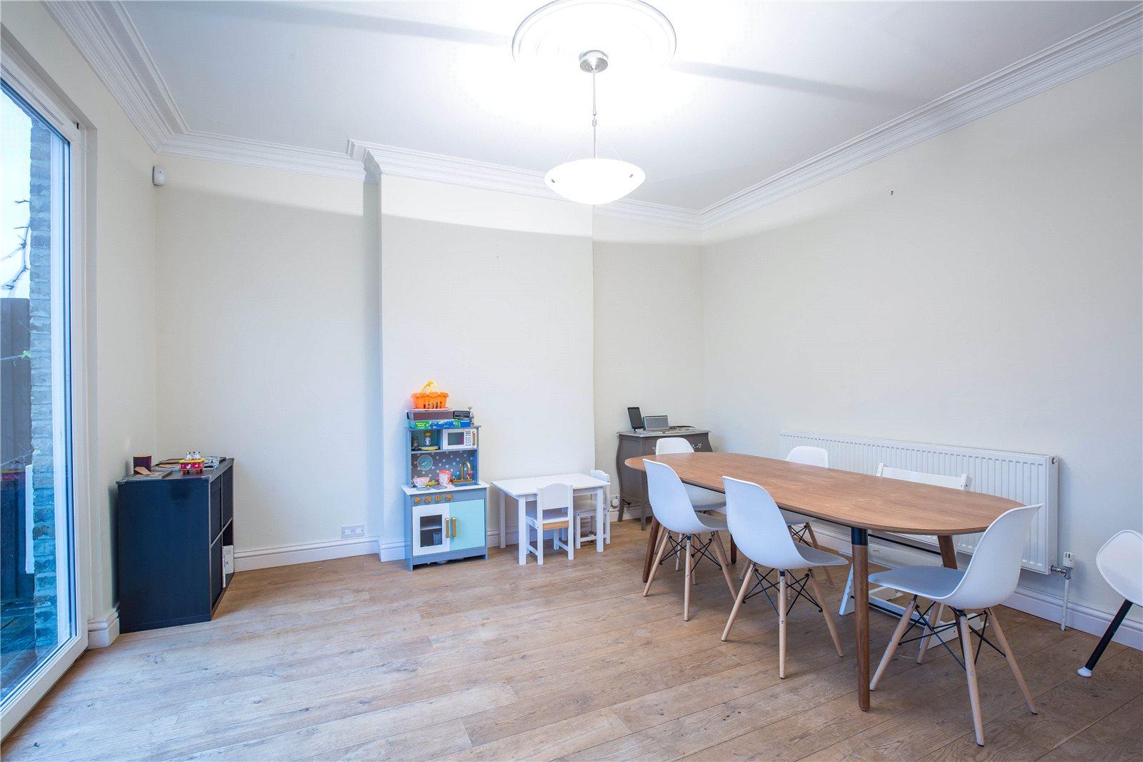 3 bedroom Terraced House to rent - Martyn Gerrard