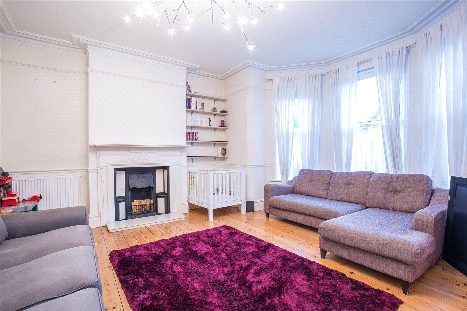 3 bedroom Terraced House to rent + ' - Martyn Gerrard