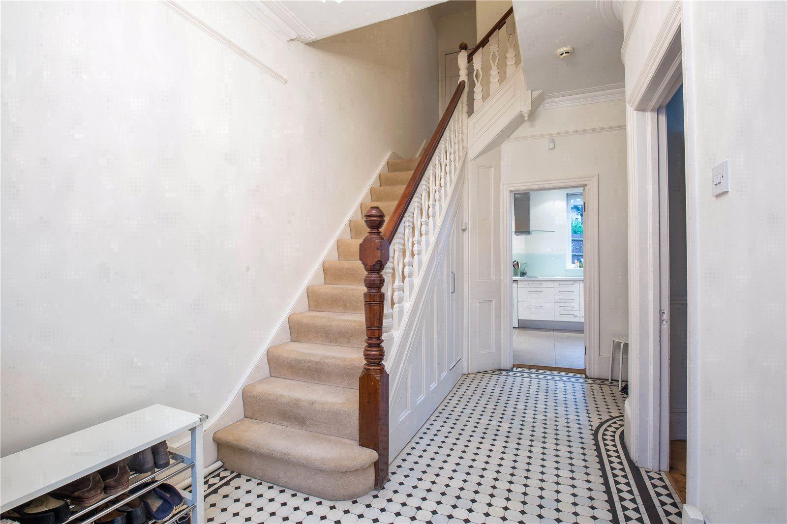 3 bedroom Terraced House to rent + ' - Martyn Gerrard