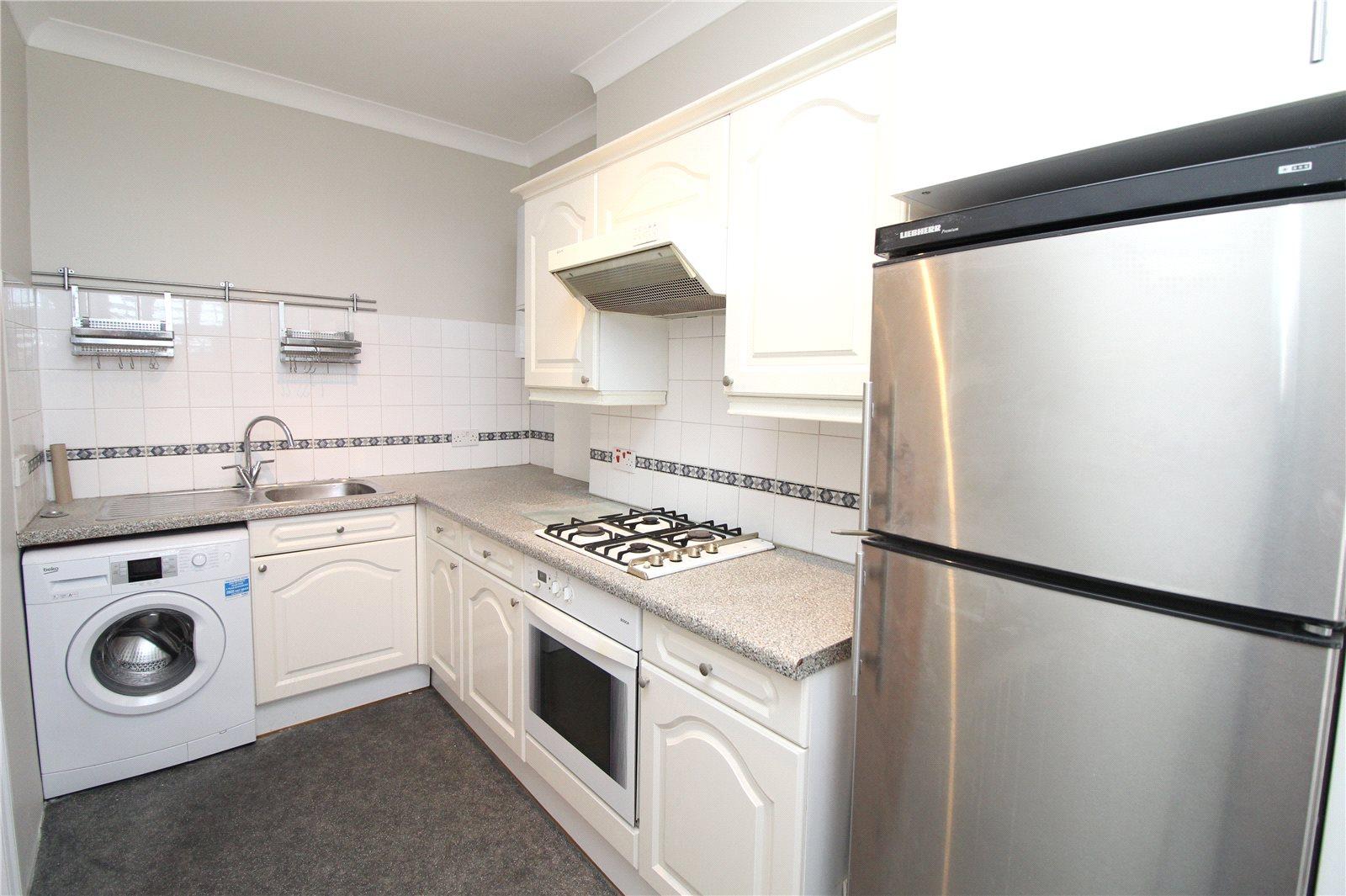 2 bedroom Apartment to rent - Martyn Gerrard