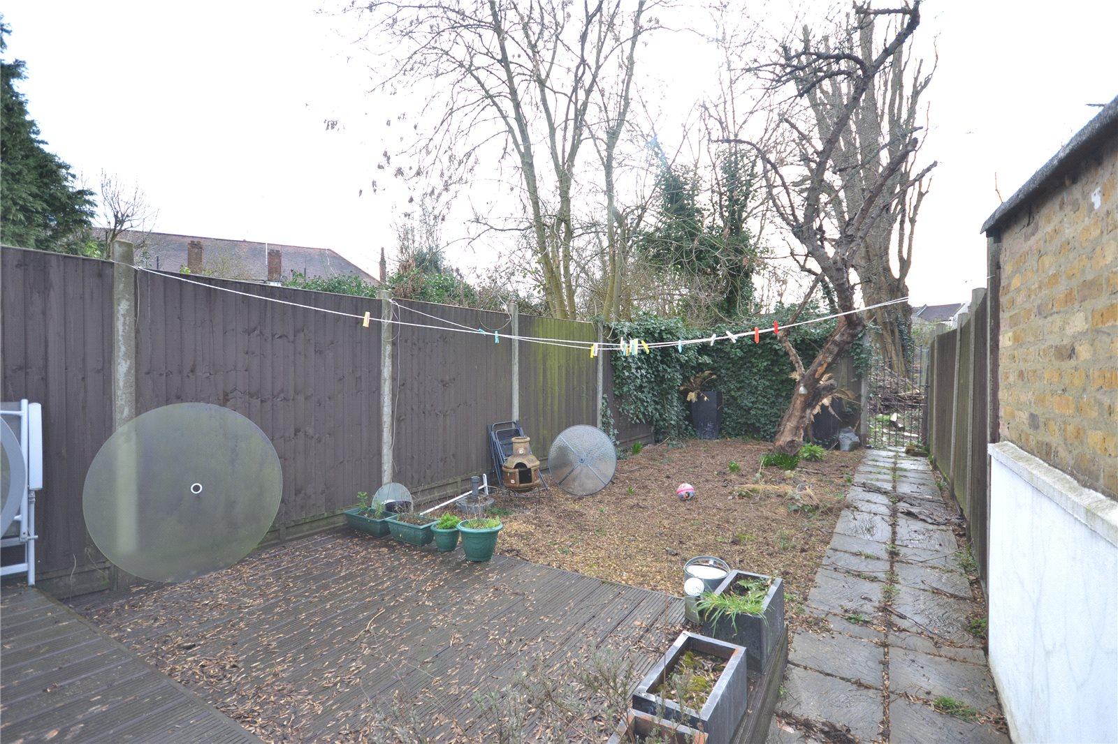 2 bedroom Apartment to rent - Martyn Gerrard