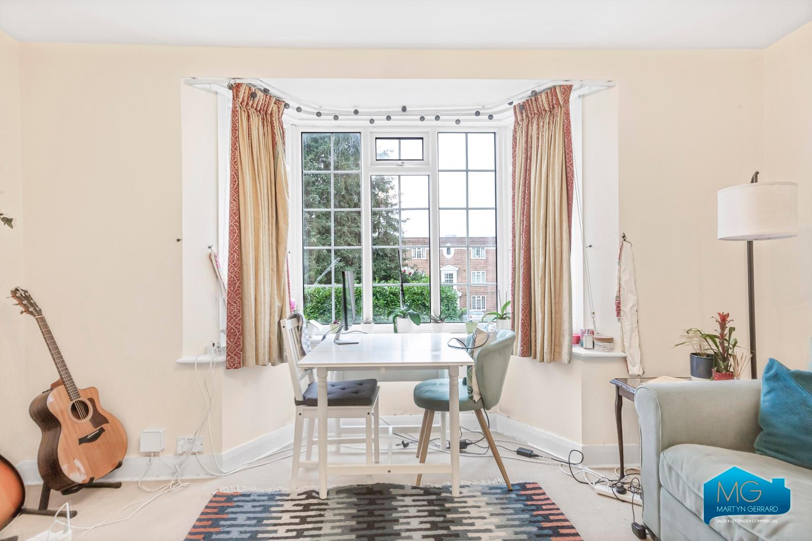 2 bedroom Apartment to rent - Martyn Gerrard