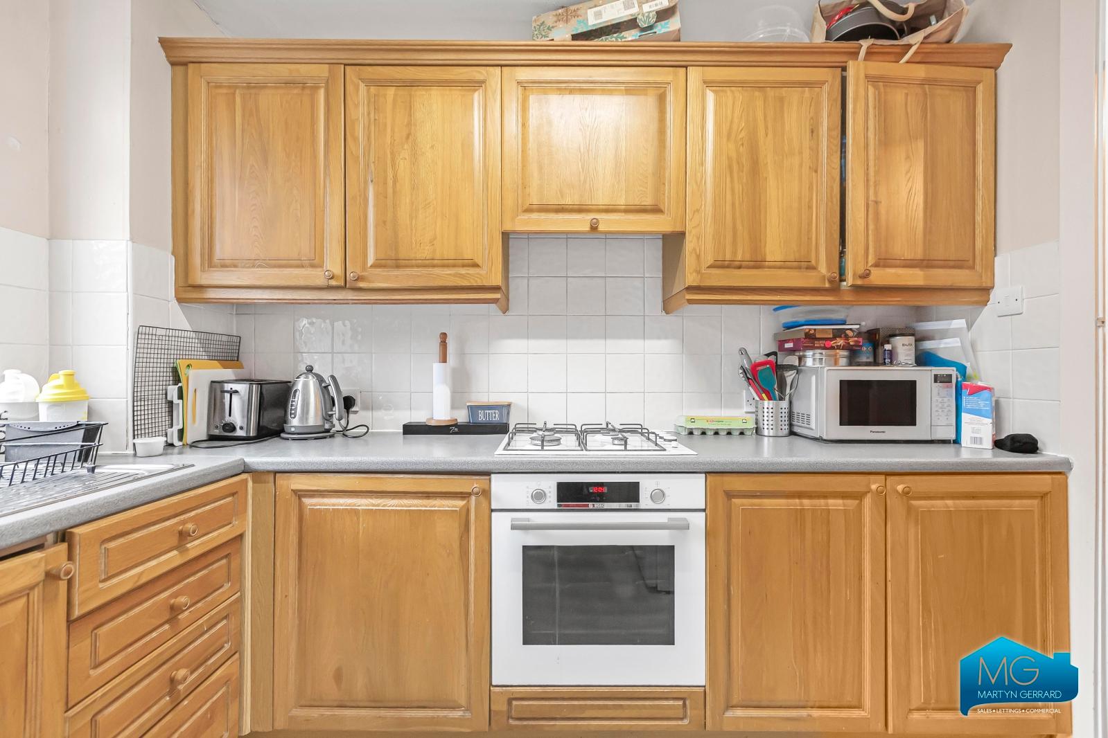 2 bedroom Apartment to rent - Martyn Gerrard