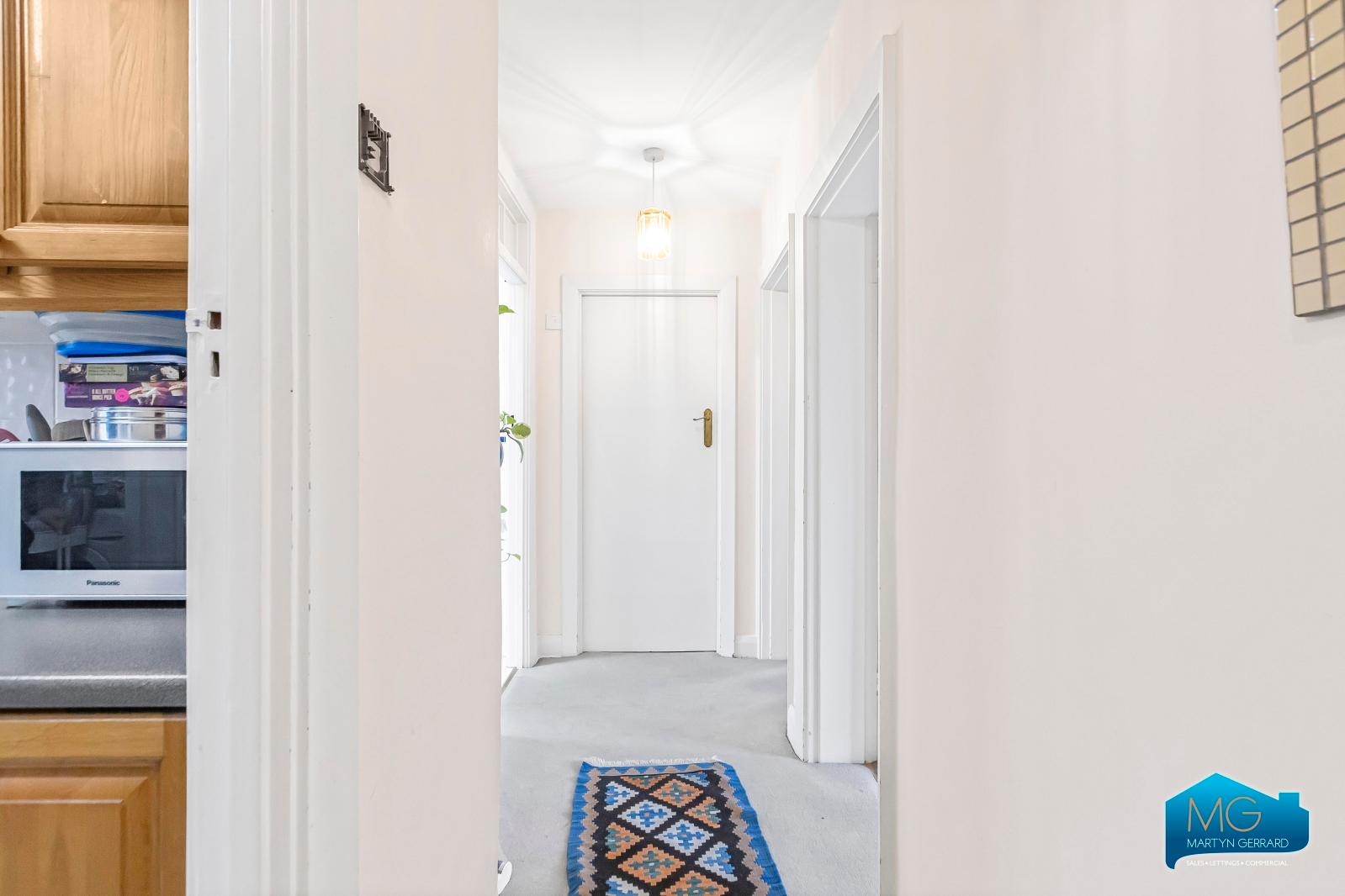 2 bedroom Apartment to rent - Martyn Gerrard