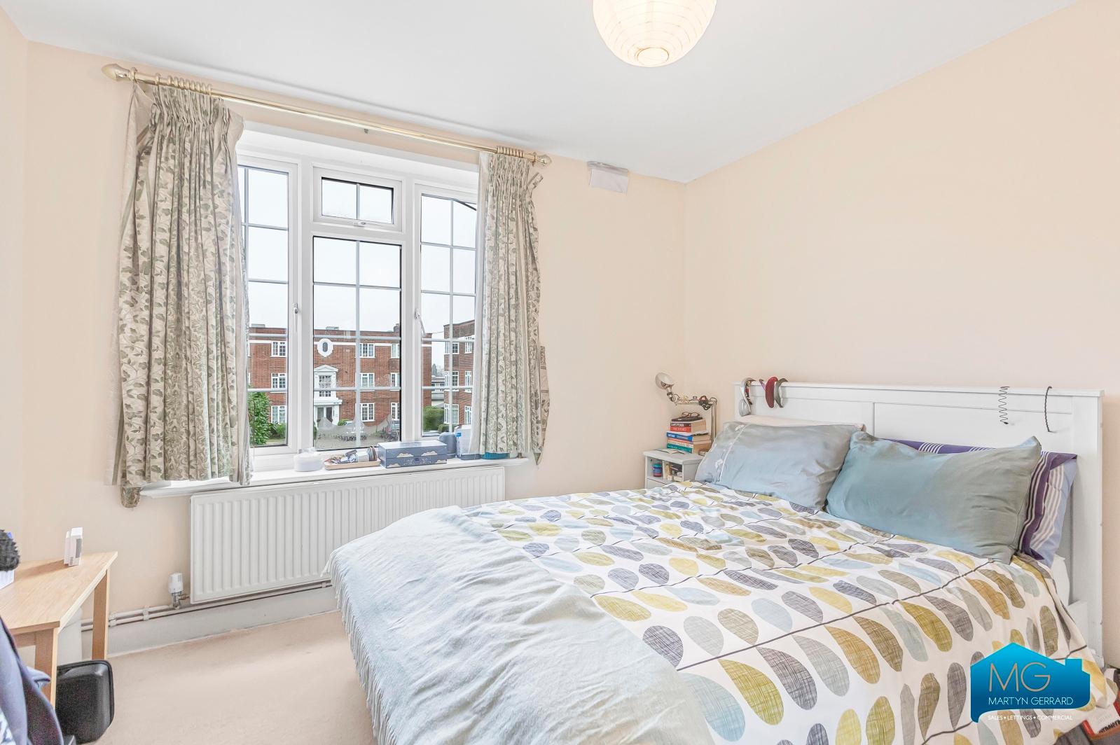 2 bedroom Apartment to rent - Martyn Gerrard