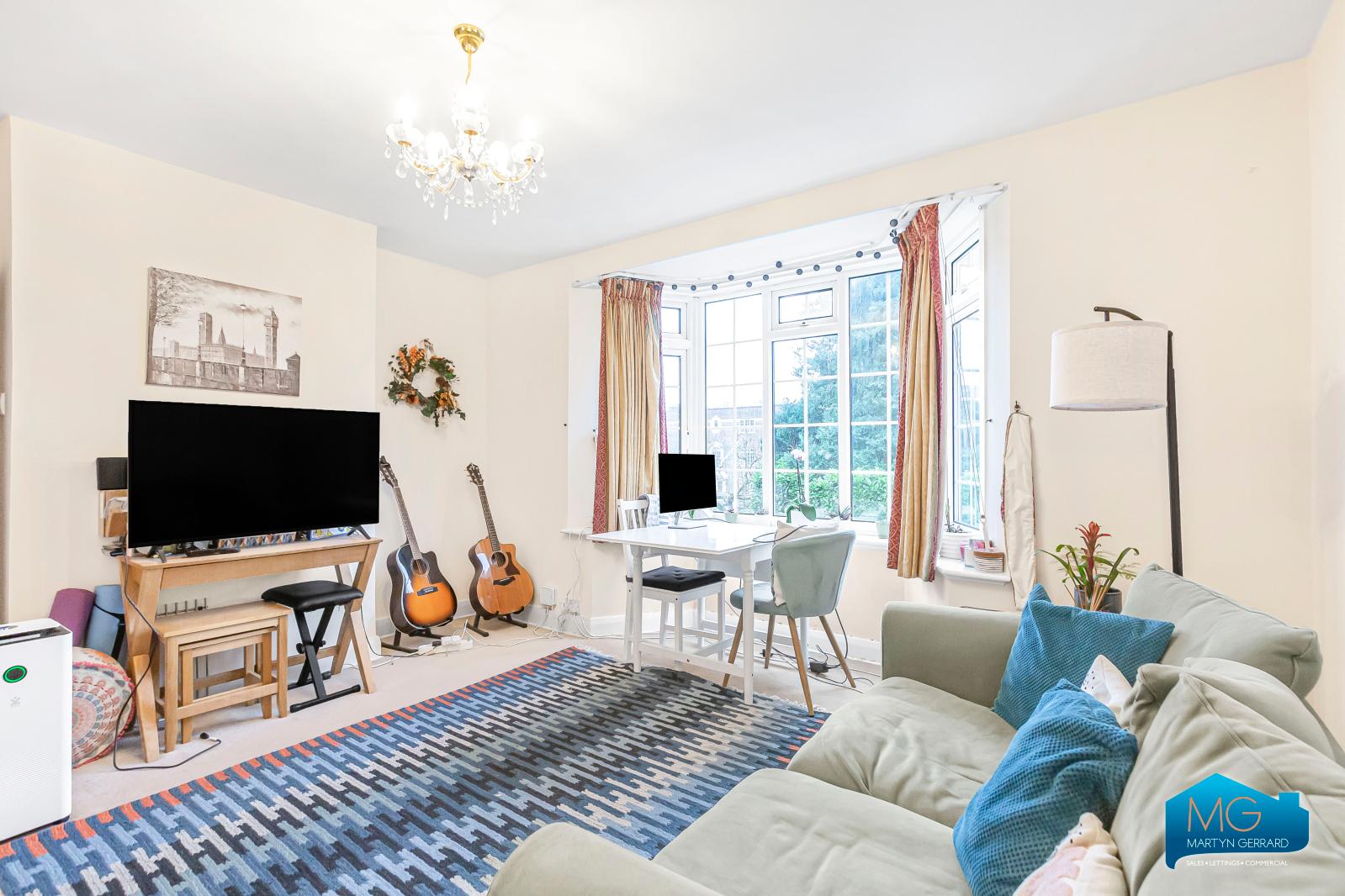 2 bedroom Apartment to rent - Martyn Gerrard