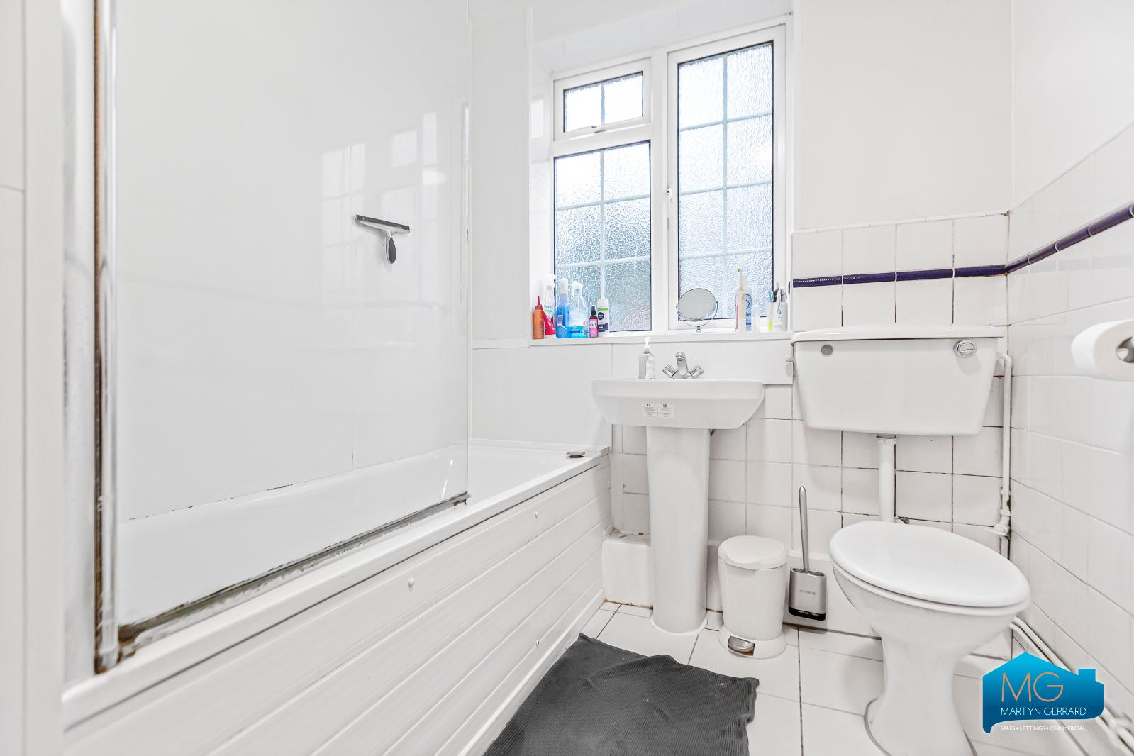 2 bedroom Apartment to rent - Martyn Gerrard